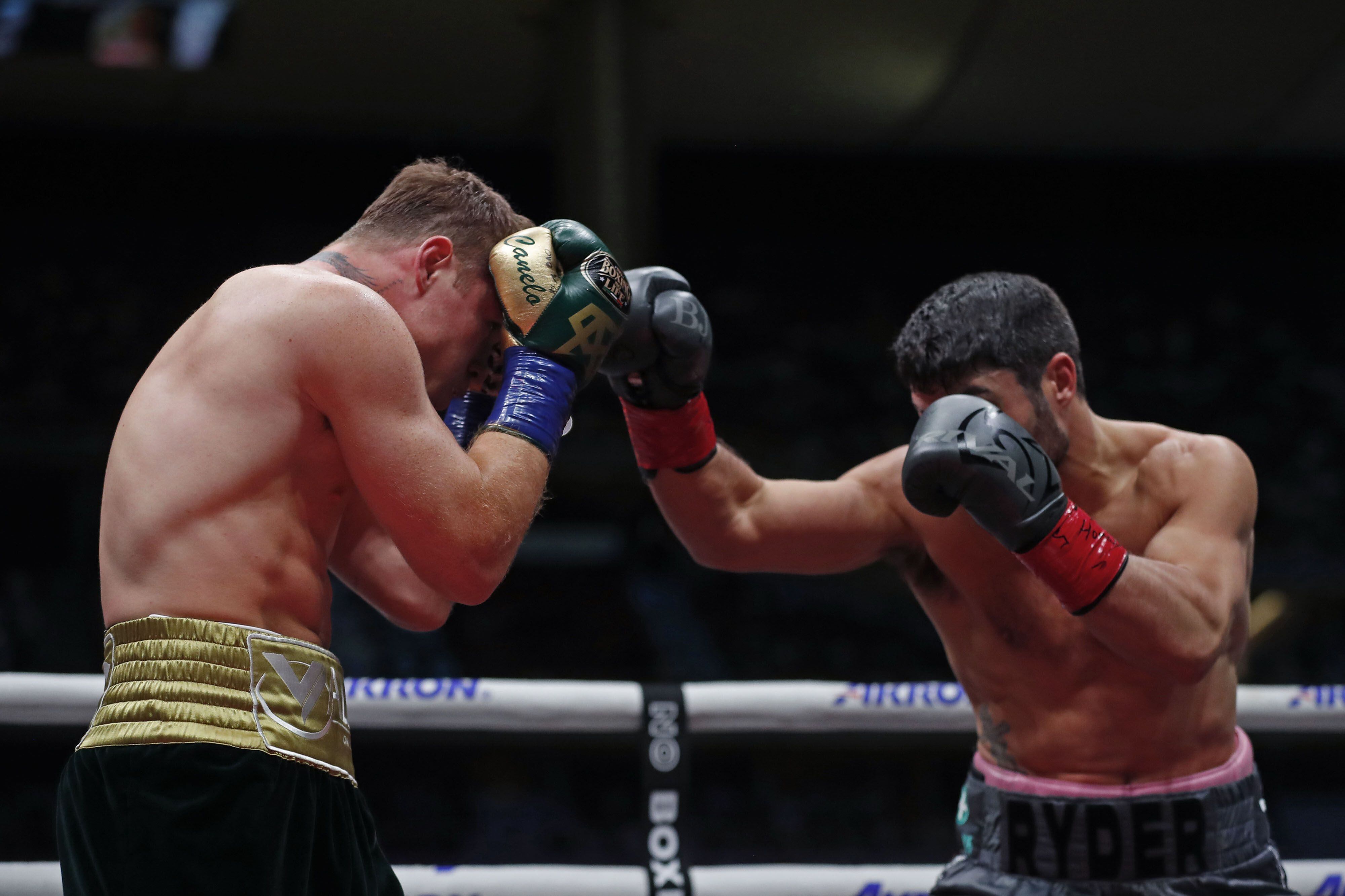 'Canelo' peleando vs. Ryder en el Estadio Akron de Guadalajara, Jalisco.