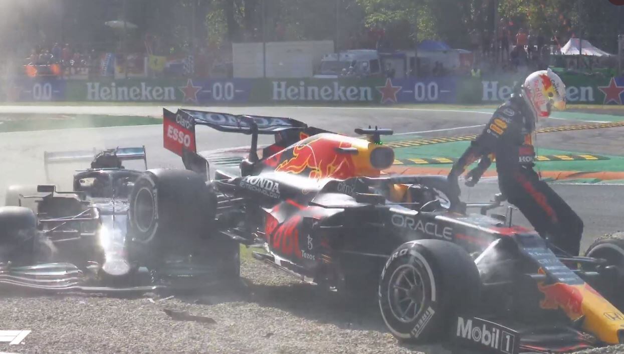 Hamilton y Verstappen chocan y quedan fuera del Gran Premio de Italia