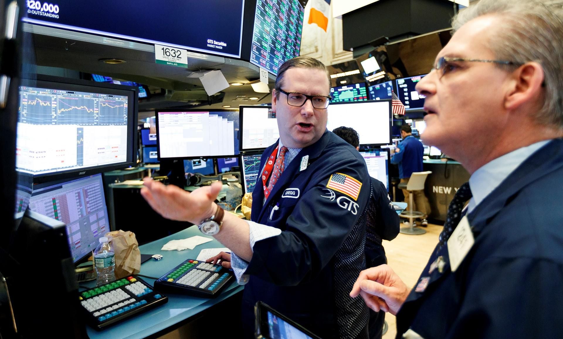 Wall Street pierde optimismo y cierra a la baja por la imposición de aranceles de Trump