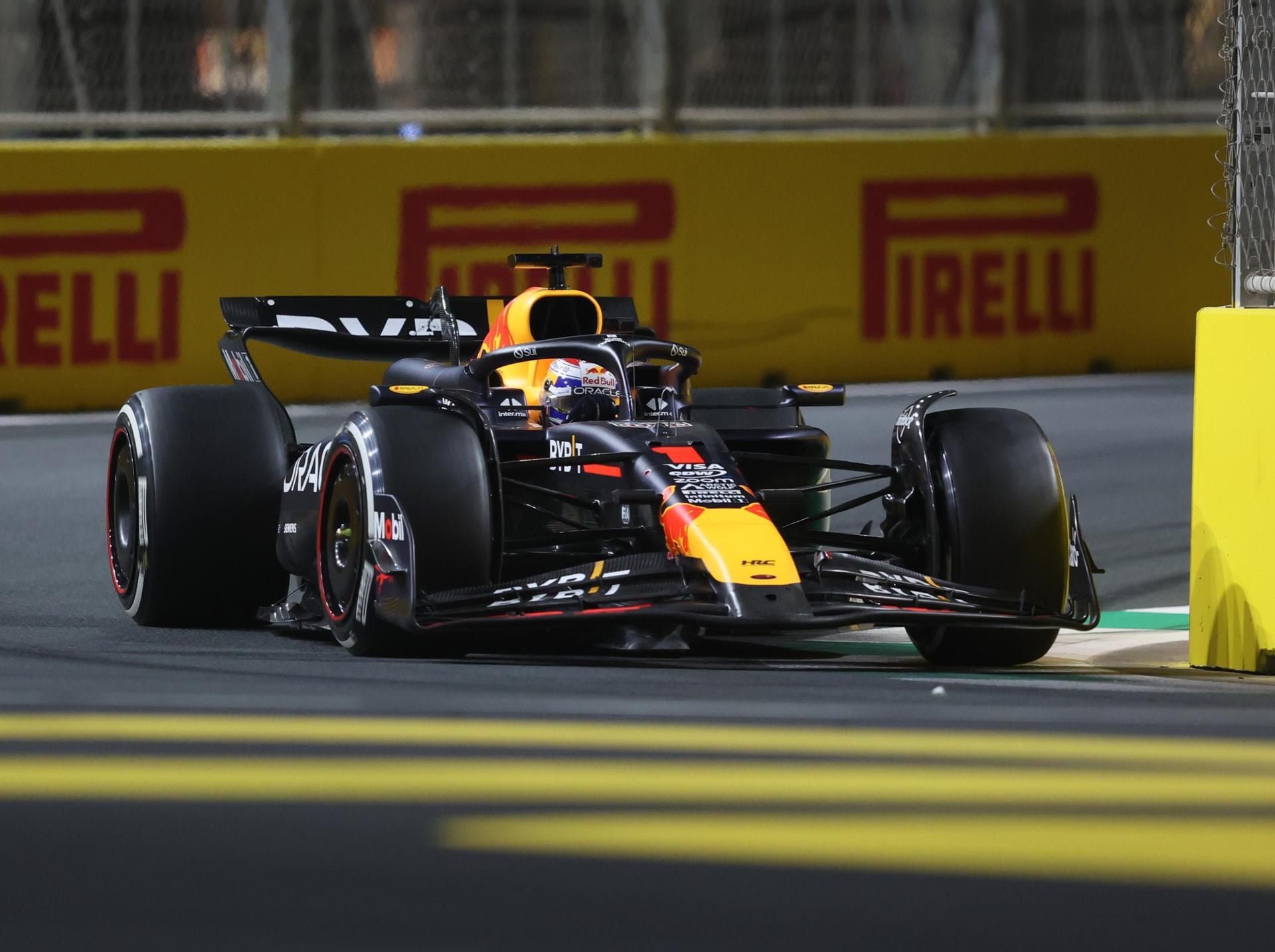 Suena el ‘Himno de Verstappen’ en GP de Arabia Saudita 2024; ‘Checo’ Pérez termina segundo