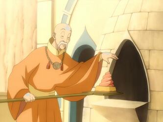 Gyatso prepara los pasteles en la serie para animar a Aang, después de que se entera de todas sus responsabilidades como Avatar.