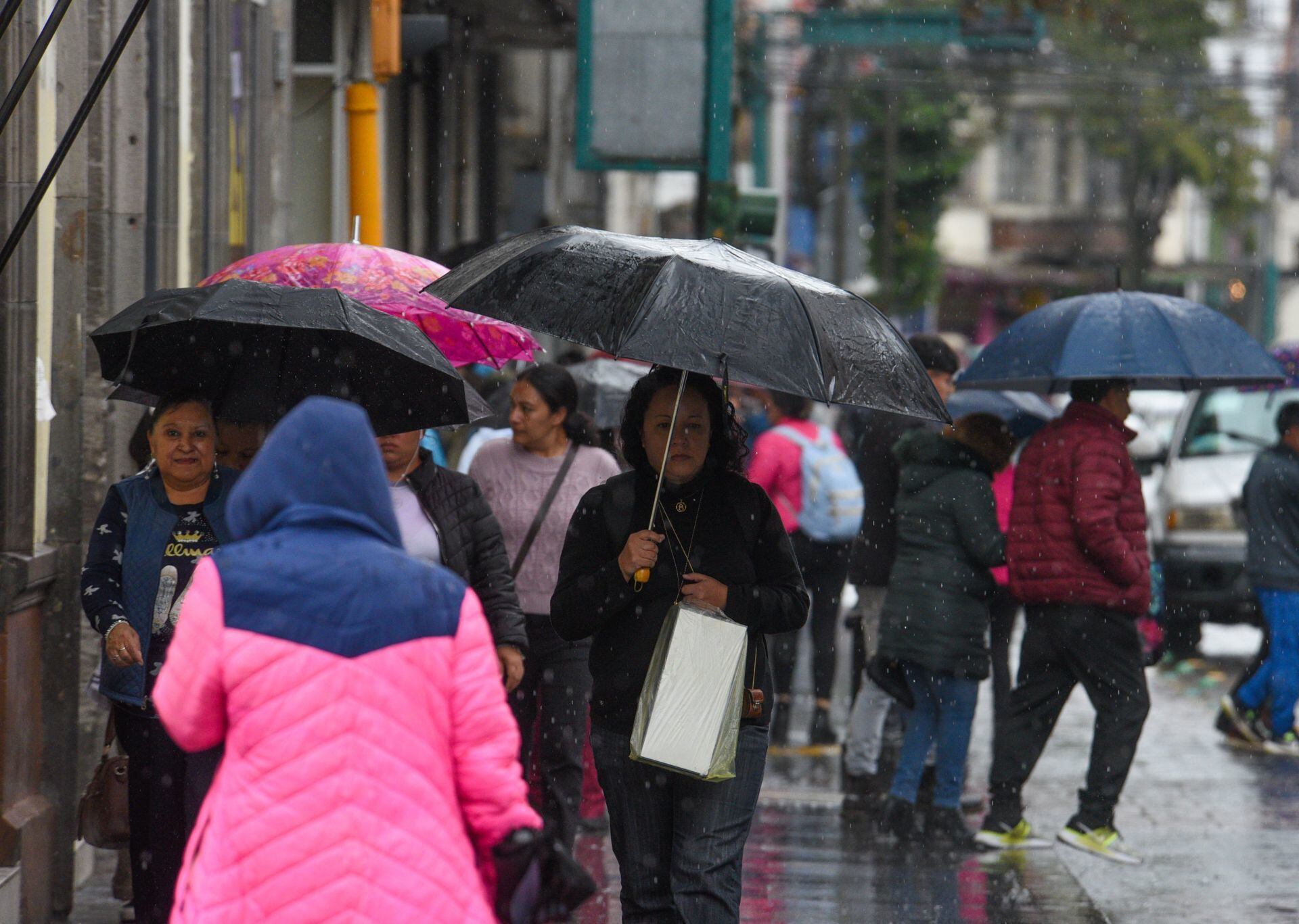 Onda tropical 28 y frente frío en México: ¿En qué entidades habrá fuertes lluvias? 