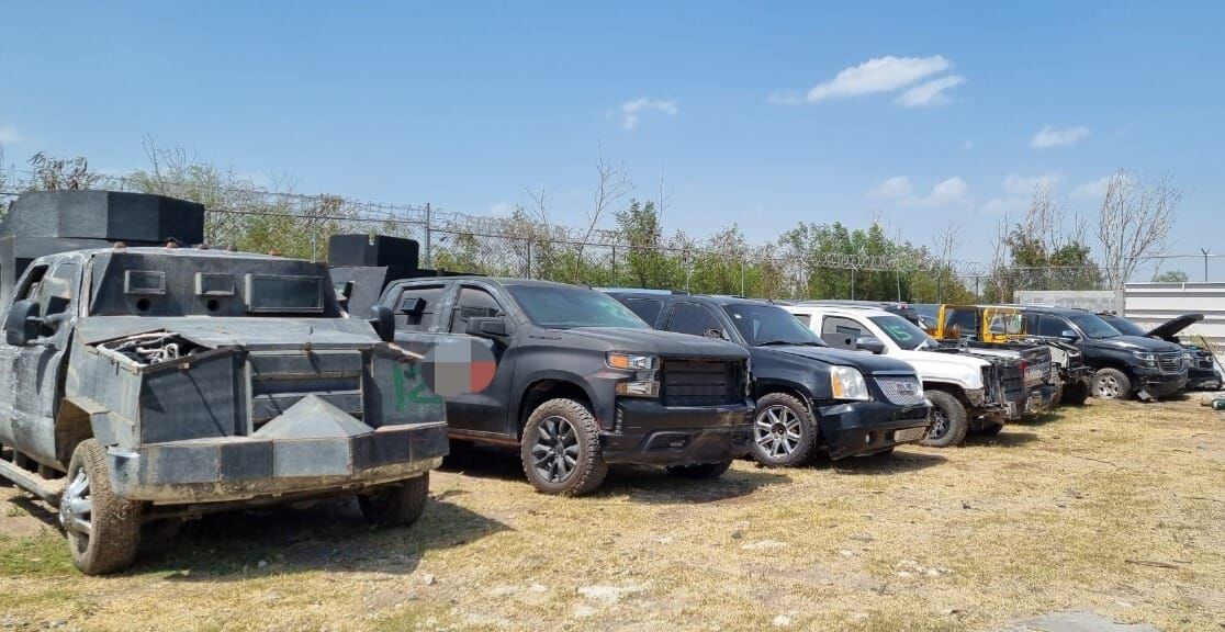 ‘Monstruos del narco’: FGR ‘chatarriza’ vehículos con blindaje artesanal