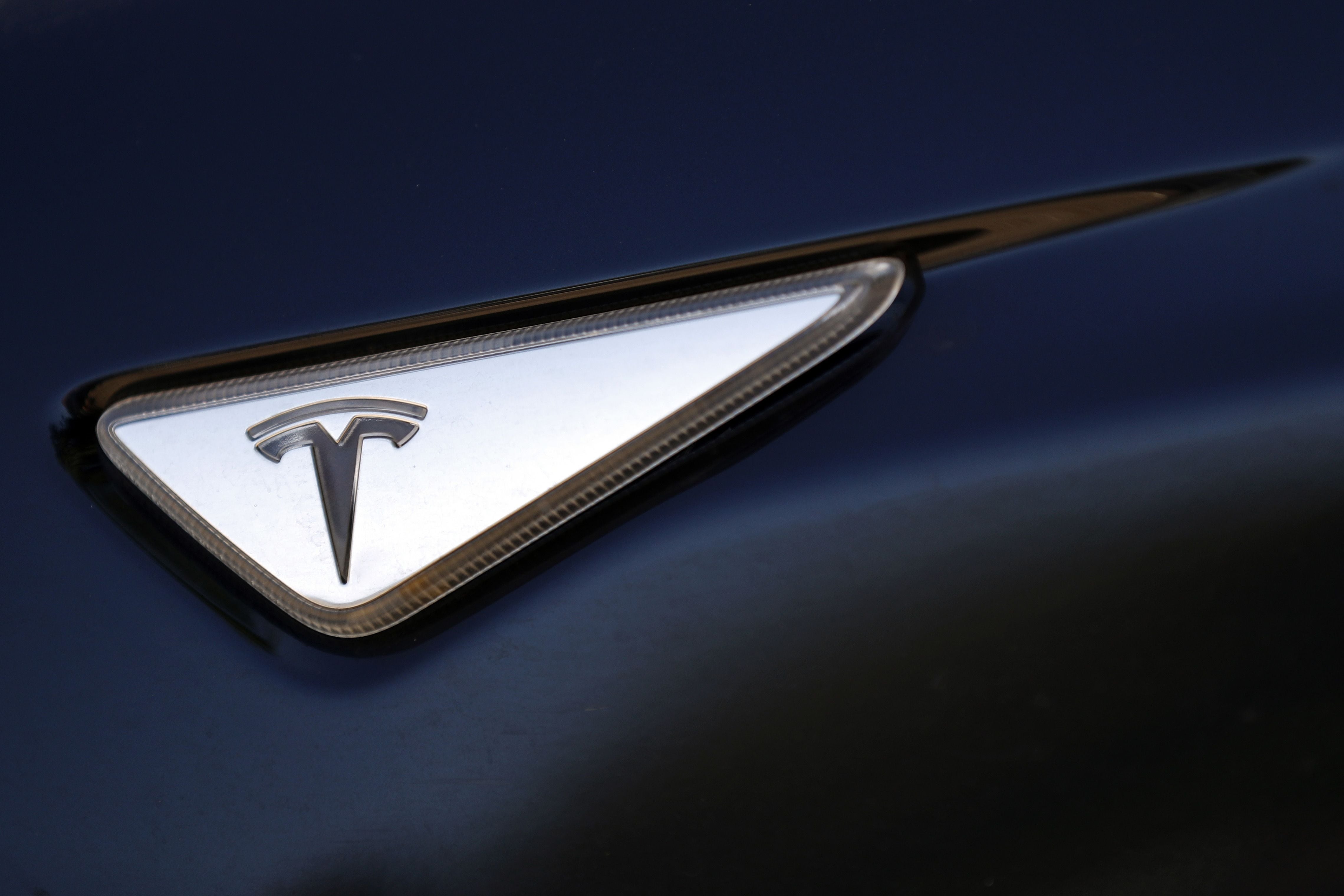 Tesla estudia construir planta en EU con fabricante chino de baterías para autos eléctricos