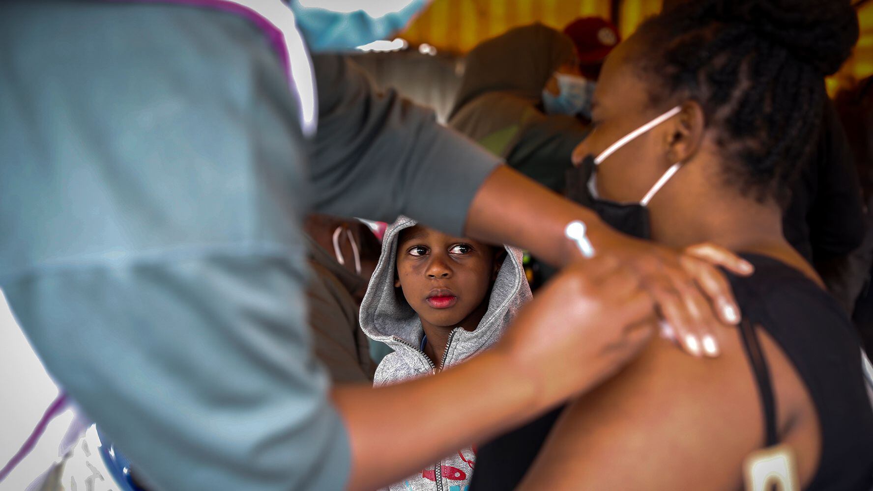 Vacunas vs. COVID de Johnson & Johnson hechas en África serán solo para el continente