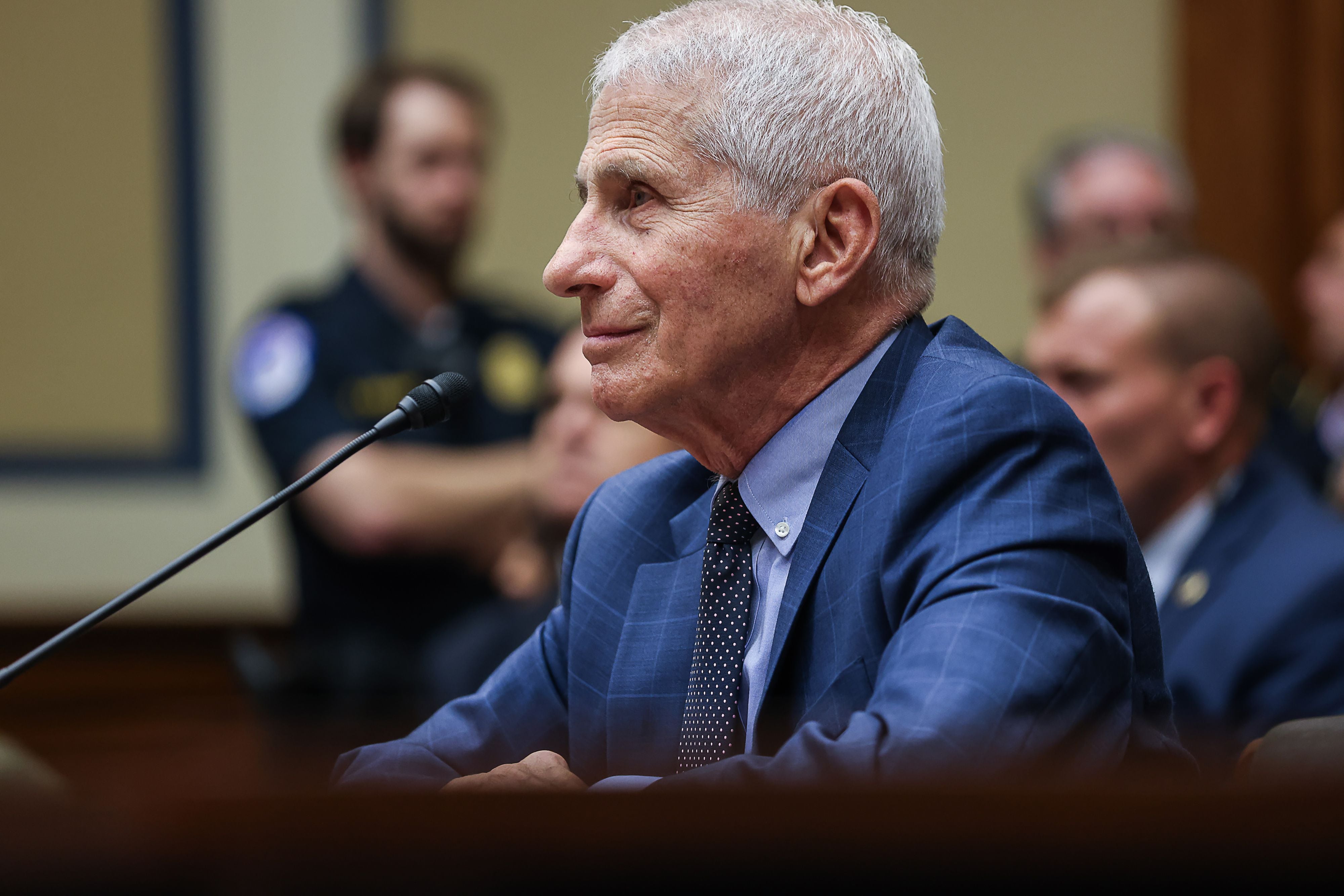 El exdirector del NIAID, Fauci, testifica ante el subcomité selecto de la Cámara de Representantes sobre la pandemia de coronavirus.