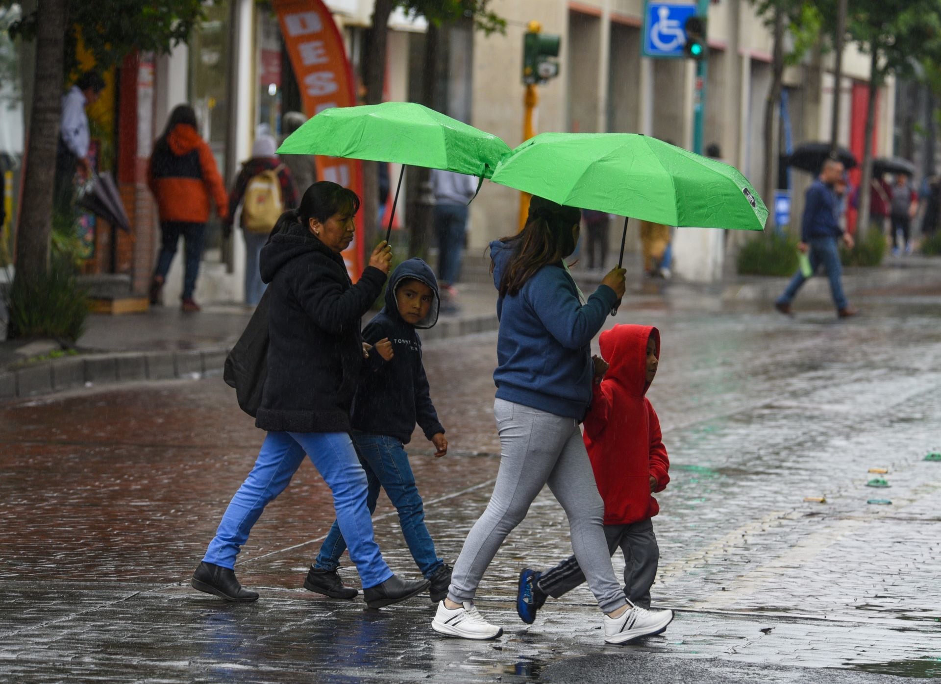 Nueva zona de baja presión viaja a Yucatán: Este es el pronóstico del clima en el país