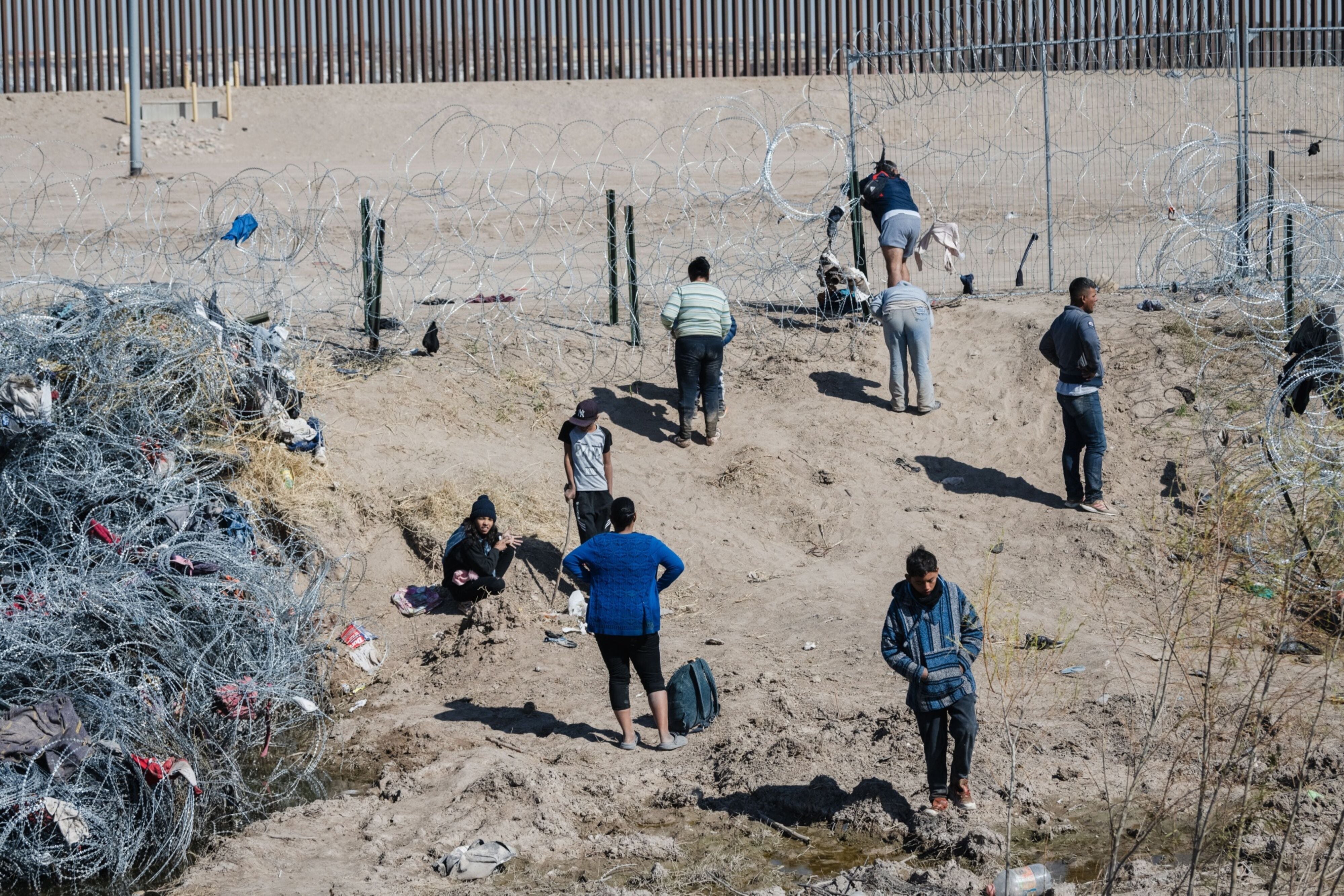 En vilo, futuro de migrantes en Texas: Corte de EU mantiene en suspenso ley migratoria SB4