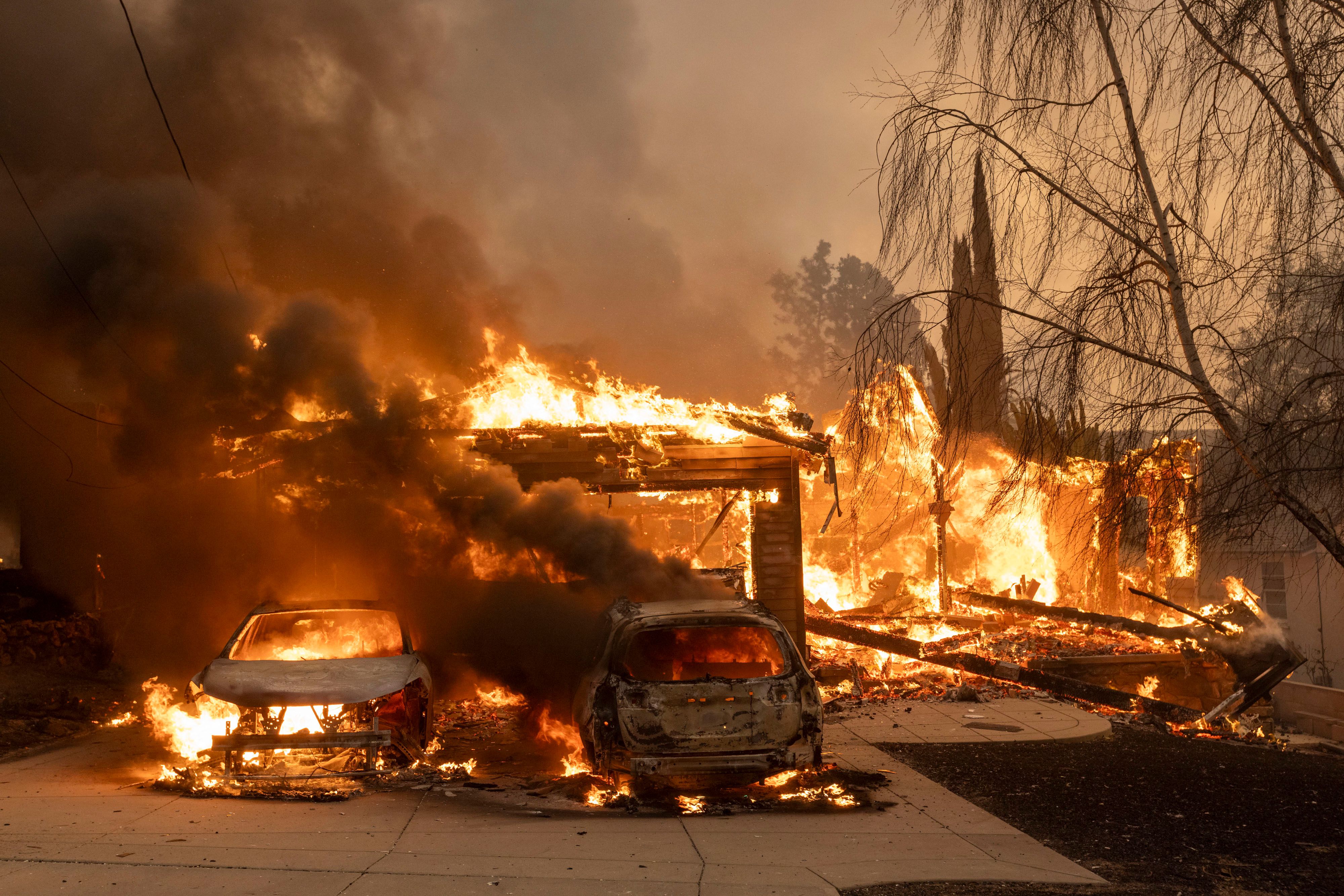 Más de 16 mil hectáreas fueron consumidas por los incendios en California. (Foto: Bloomberg)