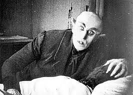 'La sombra del vampiro' es una película inspirada en las leyendas que se crearon al rededor de 'Nosferatu', ya que se llegó a creer que el protagonista era un vampiro real. (Foto: Captura de pantalla)