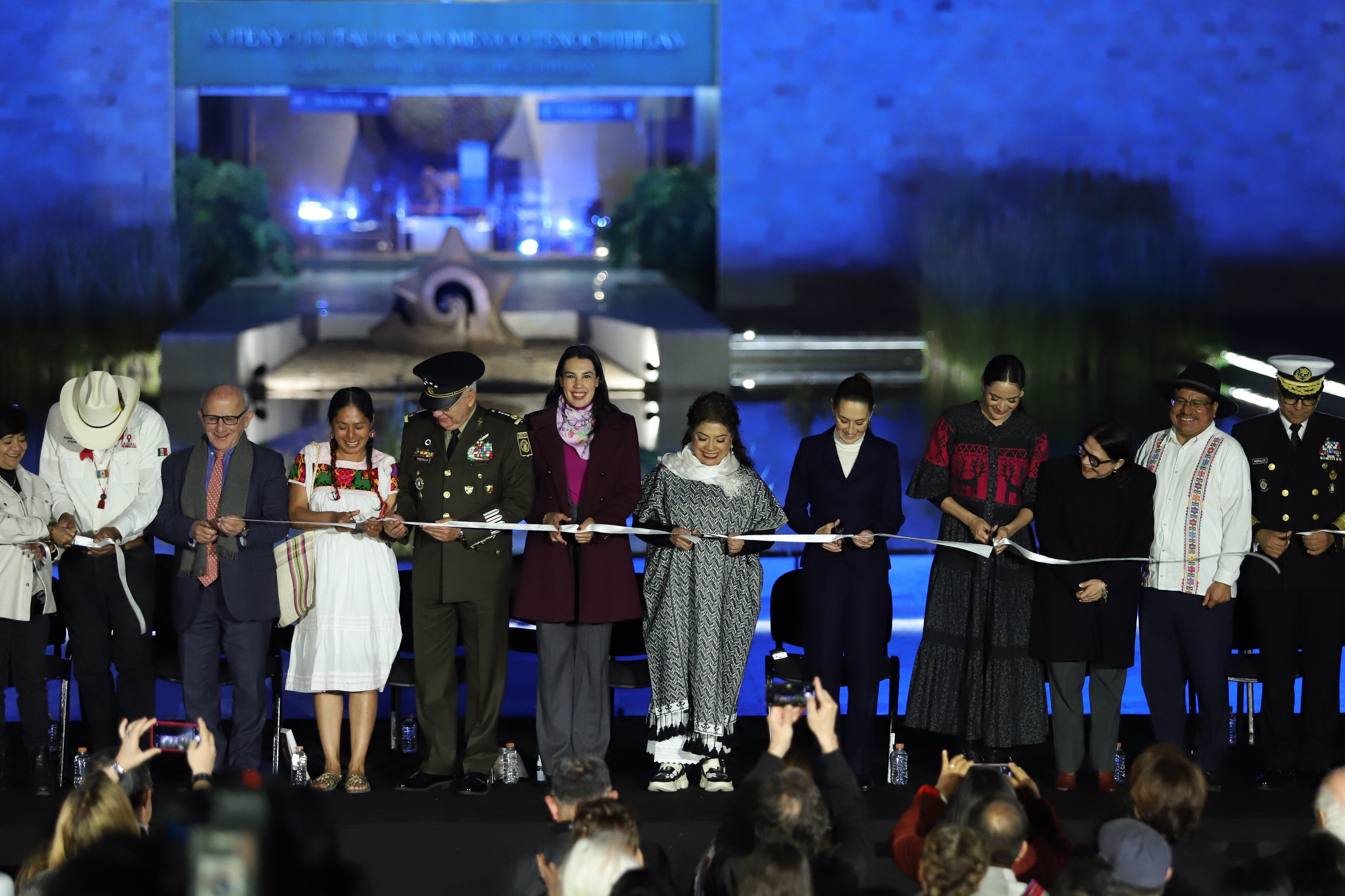 La noche de este 6 de enero se llevó a cabo la inauguración del segundo piso del Museo Nacional de Antropología, el corte de listón fue encabezado por la presidenta de México, Claudia Sheinbaum. 