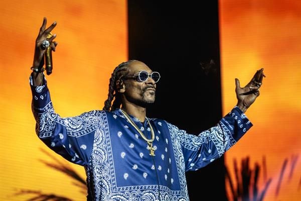 Snoop Dogg será uno de los relevistas de la antorcha olímpica en París 2024. (Foto: EFE)