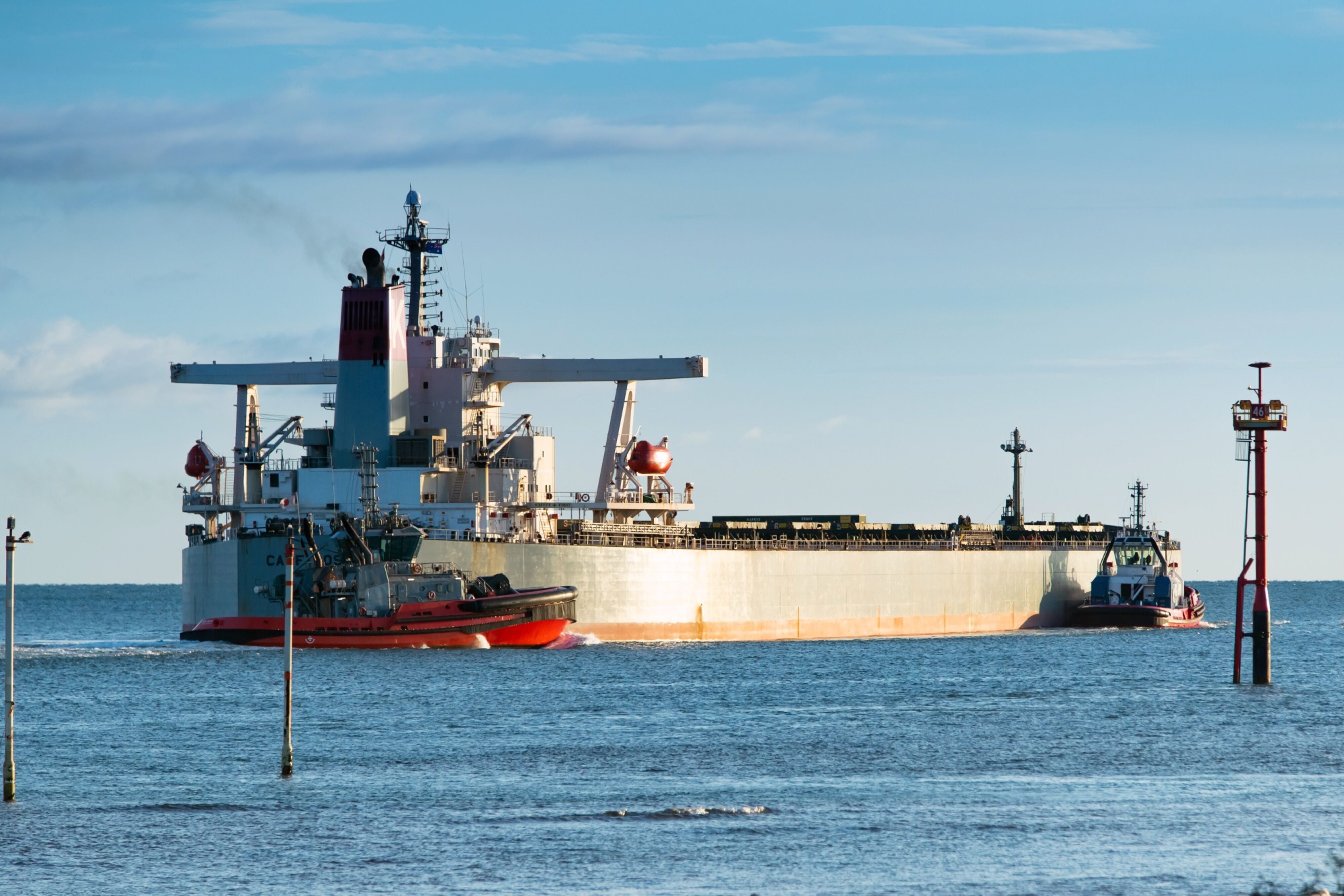 Conflicto en Mar Rojo ‘paraliza’ a Volvo: Detiene producción tras desvío de barcos
