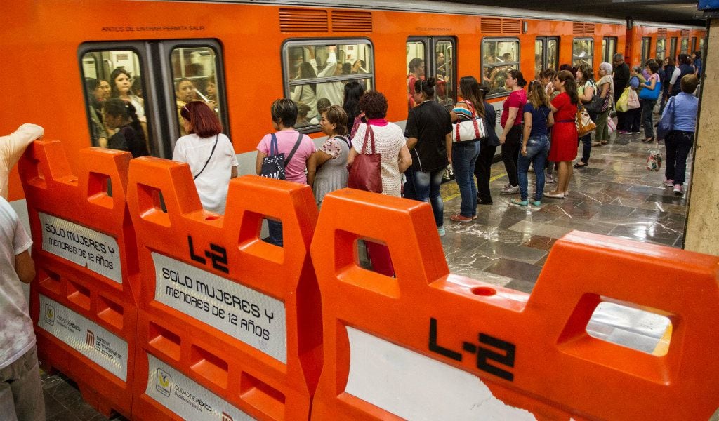 ‘Otra vez la Línea 12 del Metro CDMX’: ¿Por qué los trenes tardan hasta 15 minutos en pasar? 