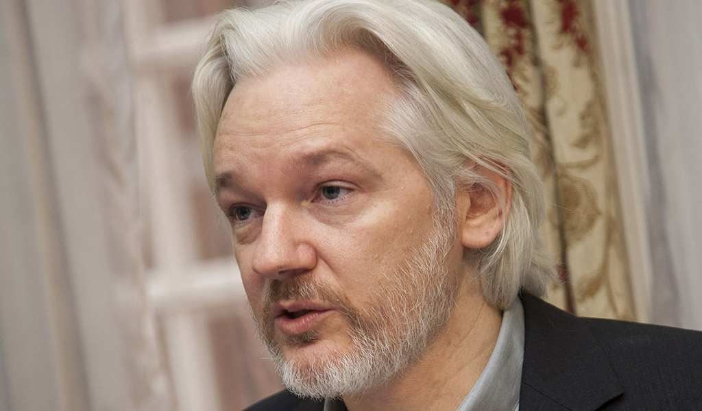 Julian Assange ‘gana’ una batalla: Corte retrasa extradición del fundador de WikiLeaks a EU 