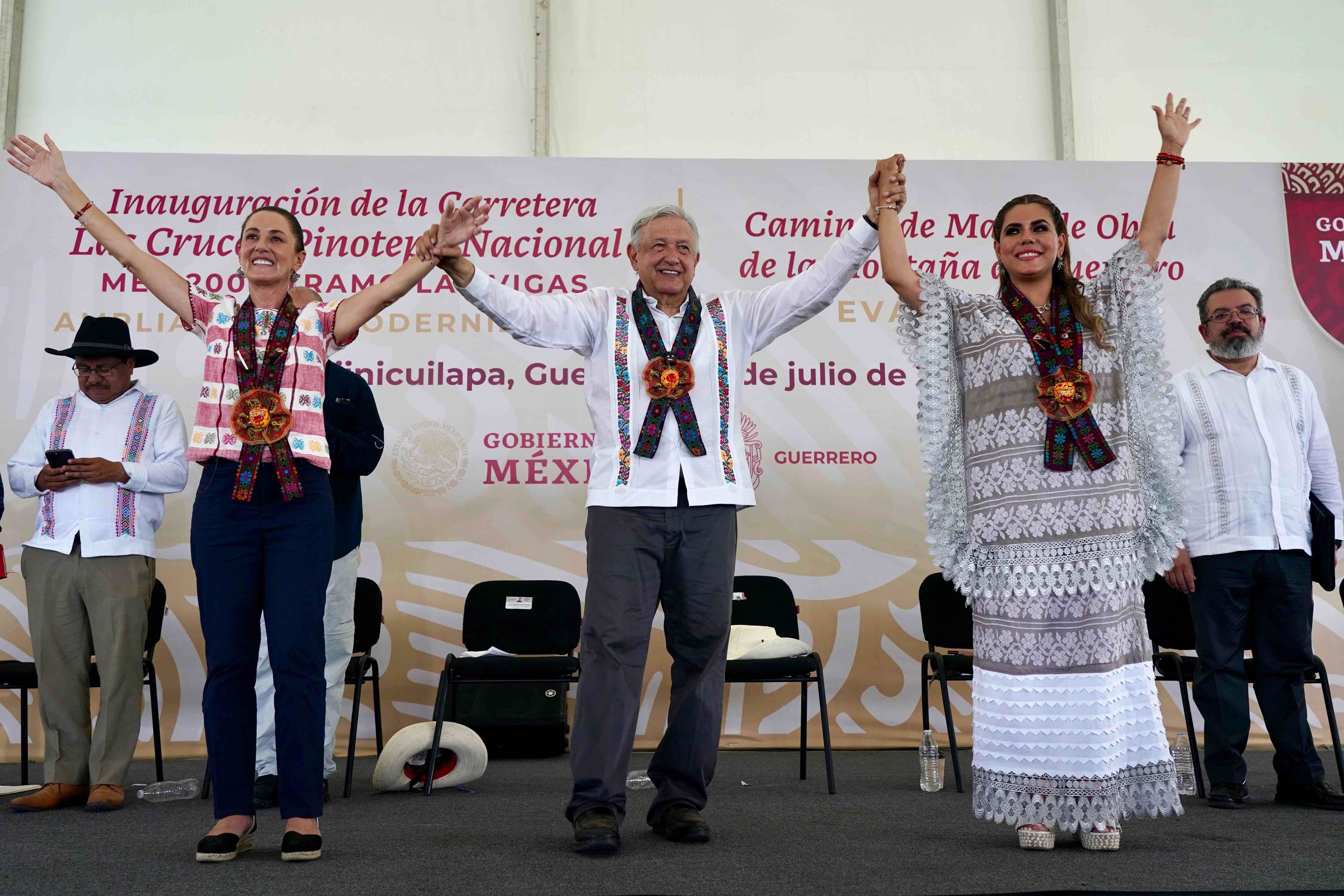Sheinbaum reconoció las enseñanzas de López Obrador, con quien estuvo este fin de semana en Guerrero (Foto: PRESIDENCIA/CUARTOSCURO)