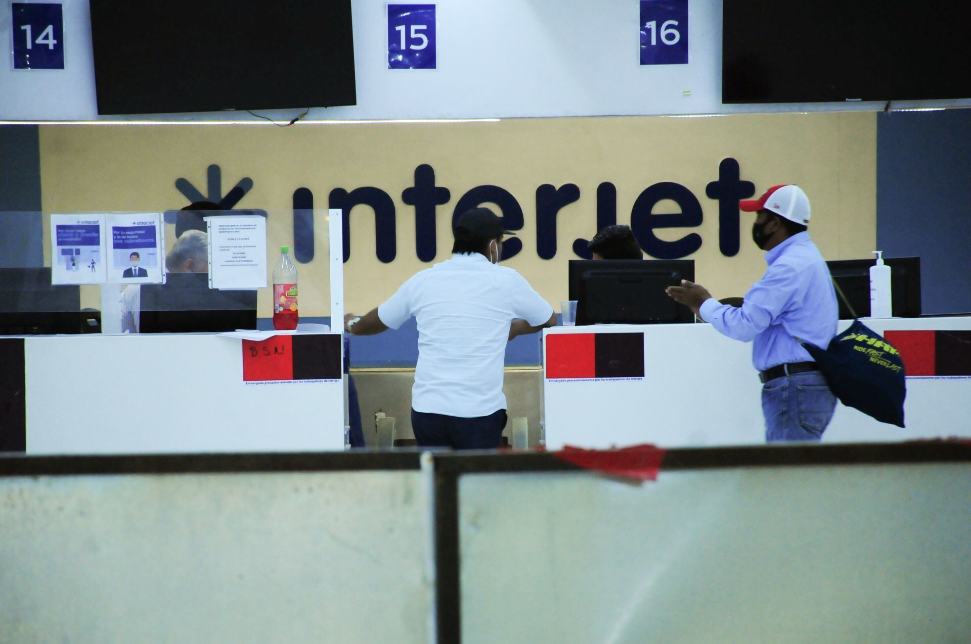 Pasajeros ganan demanda a Interjet; aerolínea debe pagarles 144 mdp por agravios