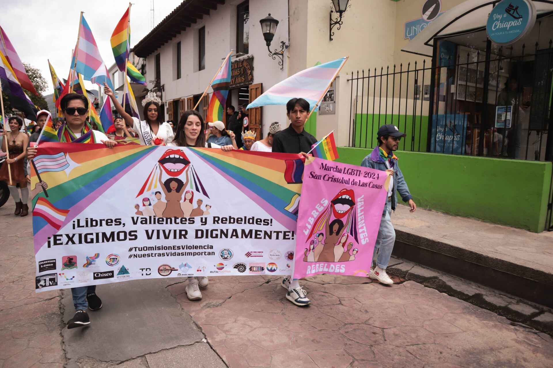 Manifestación LGBT+ en San Cristóbal de las Casas, Chiapas, donde se exige el acceso a una vida digna.