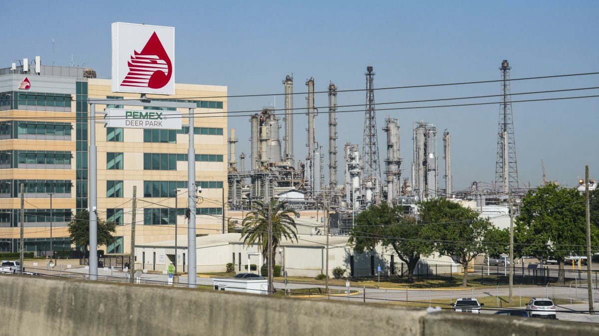 ¿Cómo afectarán los aranceles de Trump a la refinería Deer Park comprada por AMLO en Texas?