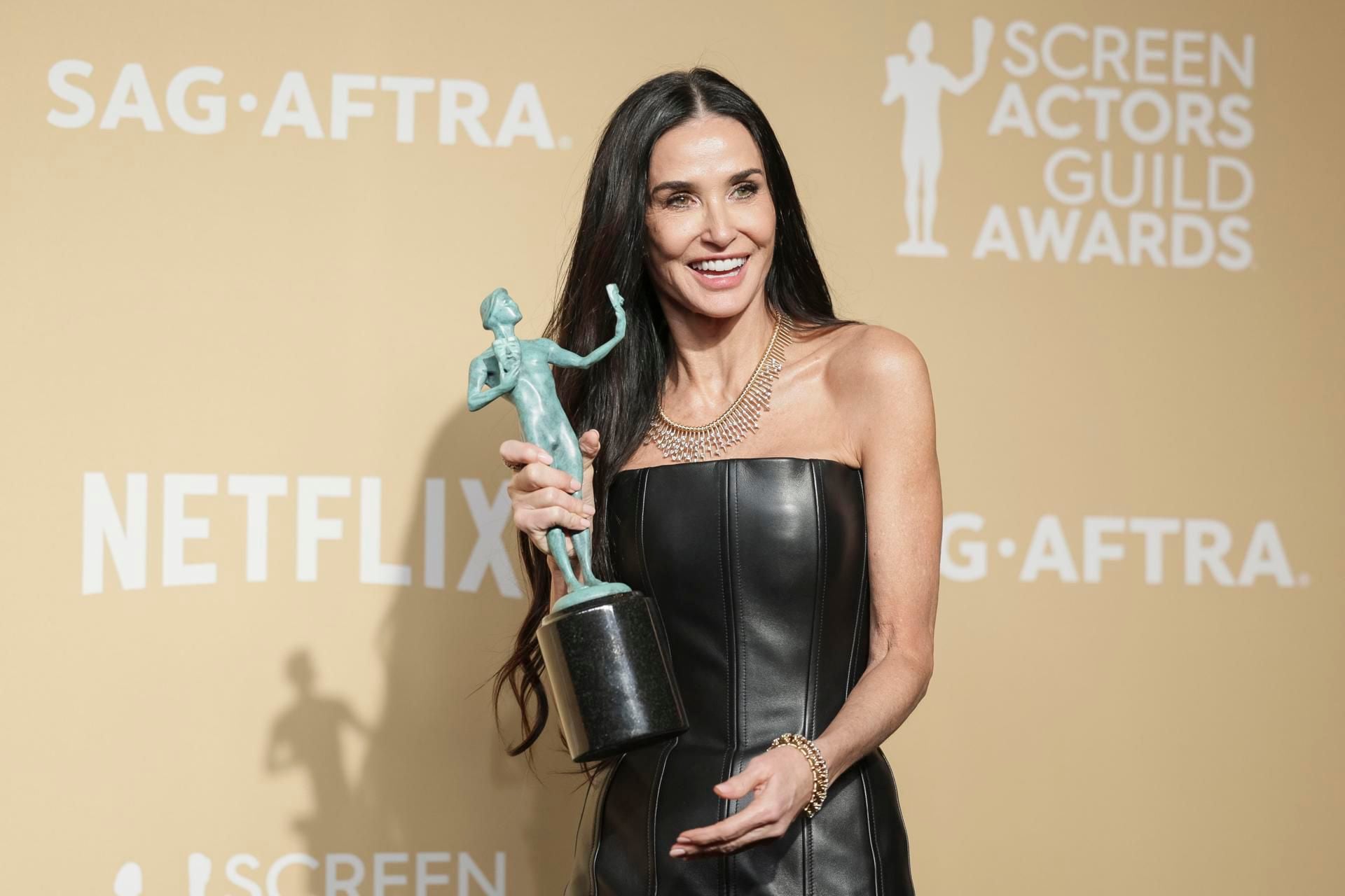 Demi Moore ganó el SAG a Mejor Actriz por su papel en 'La sustancia'. (Foto: EFE)