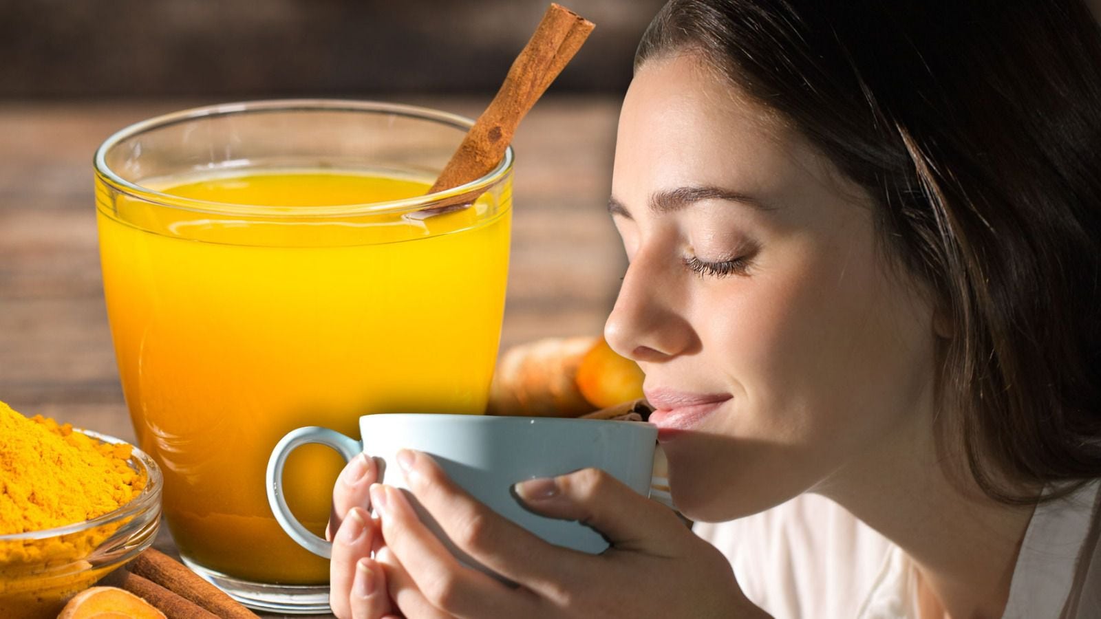 El té de cúrcuma es un remedio popular usado contra dolores y demás malestares. (Fotoarte: Andrea López Trejo | El Financiero)