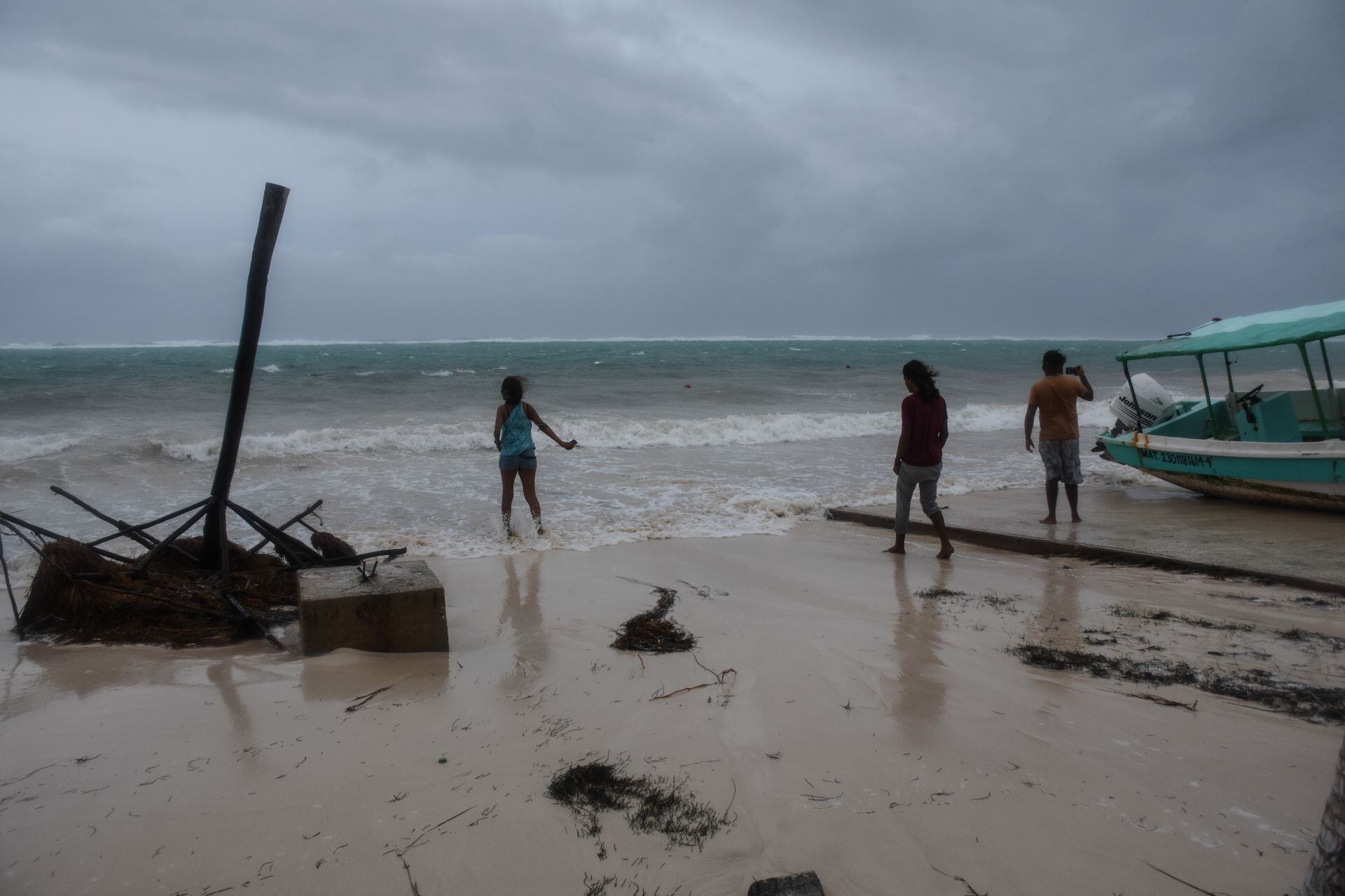 SMN prevé que ‘Enrique’ se intensifique a huracán categoría 2; provocará lluvias en estos estados