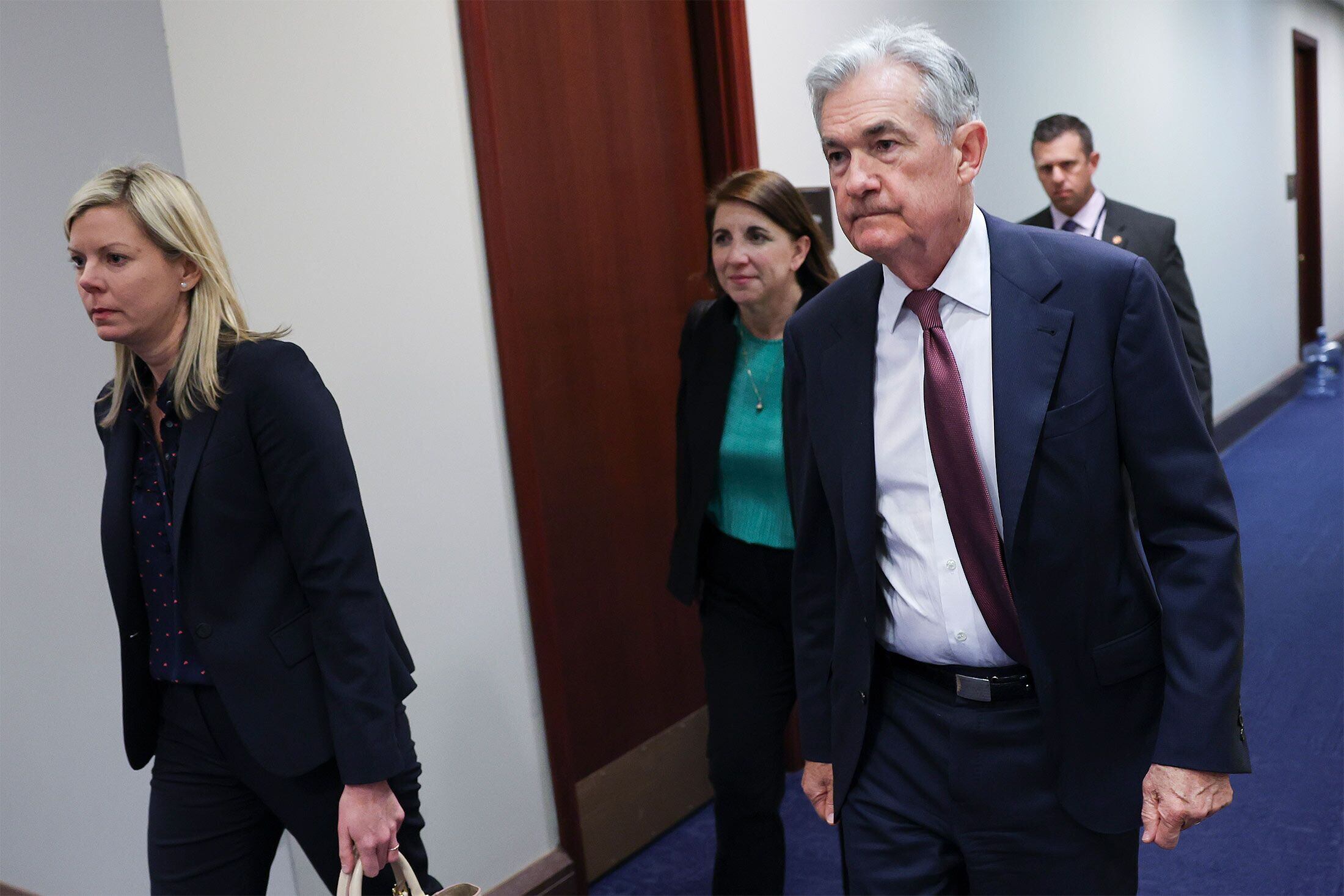 Powell se reúne con demócratas en medio de negociaciones por techo de la deuda