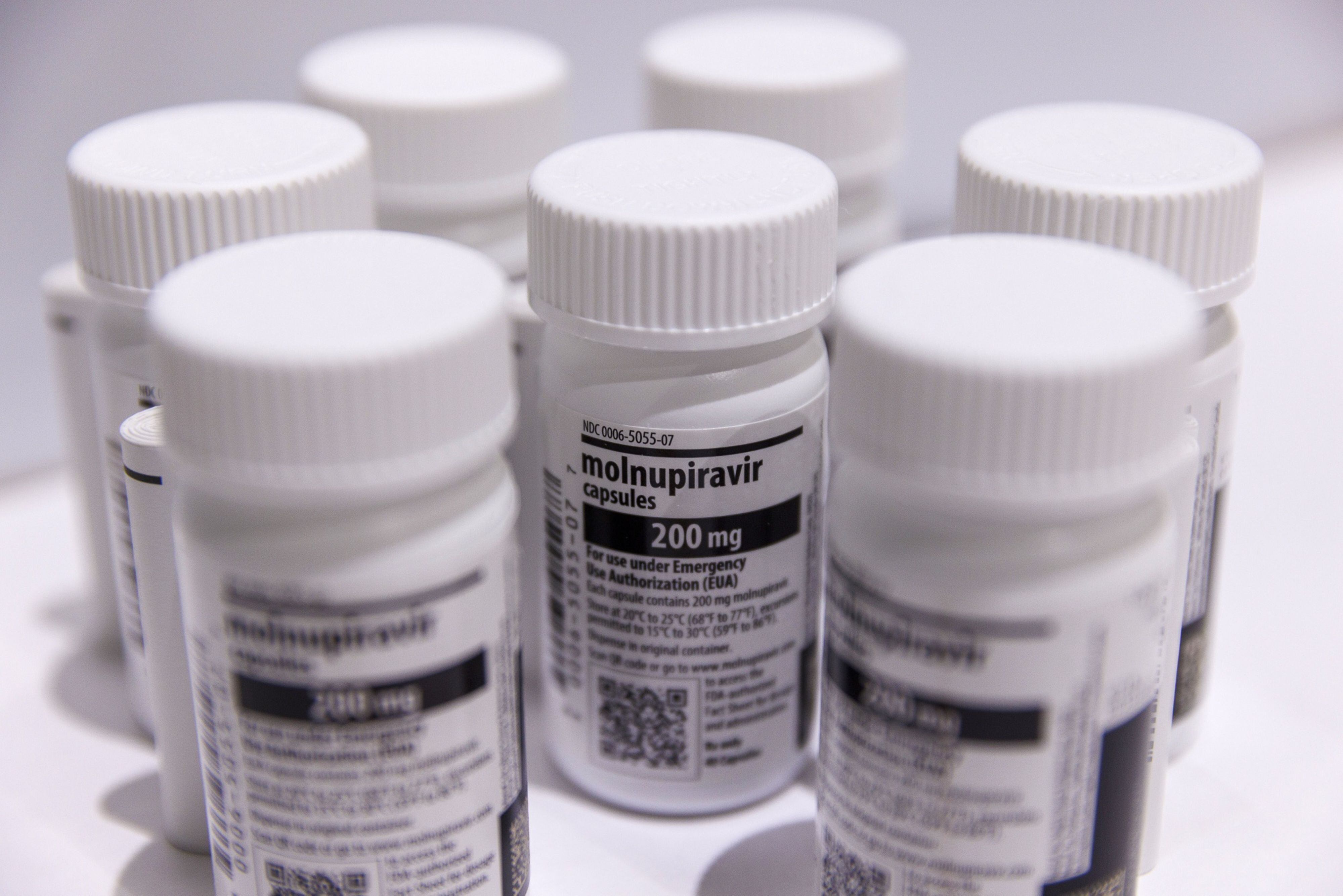 OMS da ‘luz verde’ a píldoras Molnupiravir contra COVID-19 para pacientes de alto riesgo