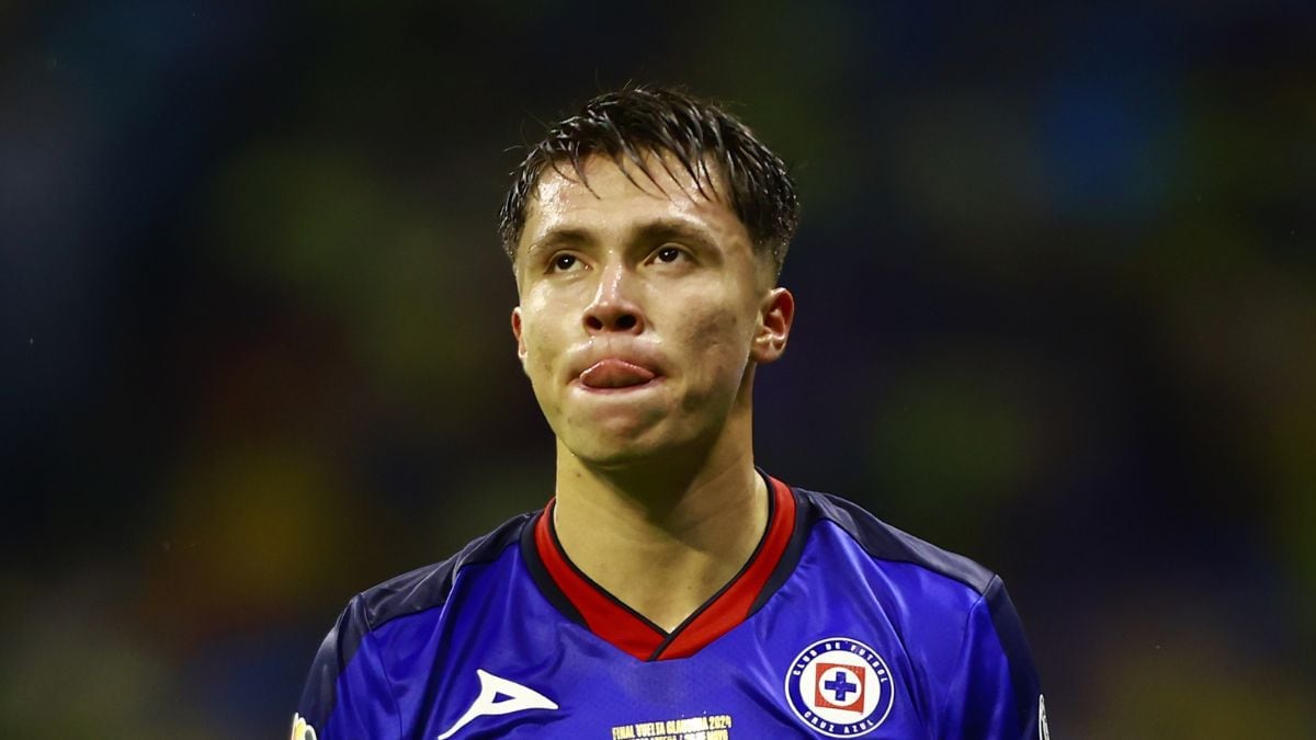 El jugador de Cruz Azul salió del equipo de forma injustificada, según el club. (Foto: Mexsport)