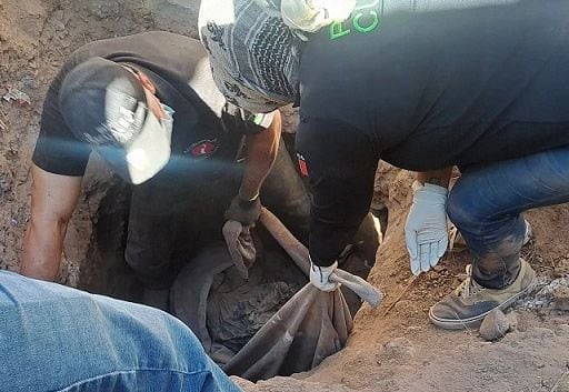 Rastreadoras hallan tres cadáveres mientras grababan video musical en Ciudad Obregón 