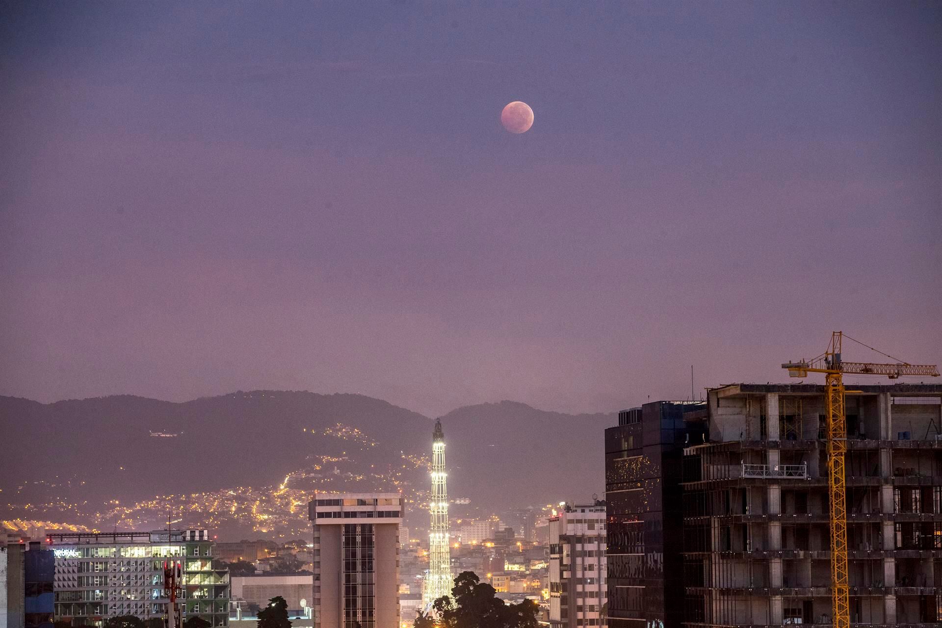 El eclipse de la Luna en Guatemala.