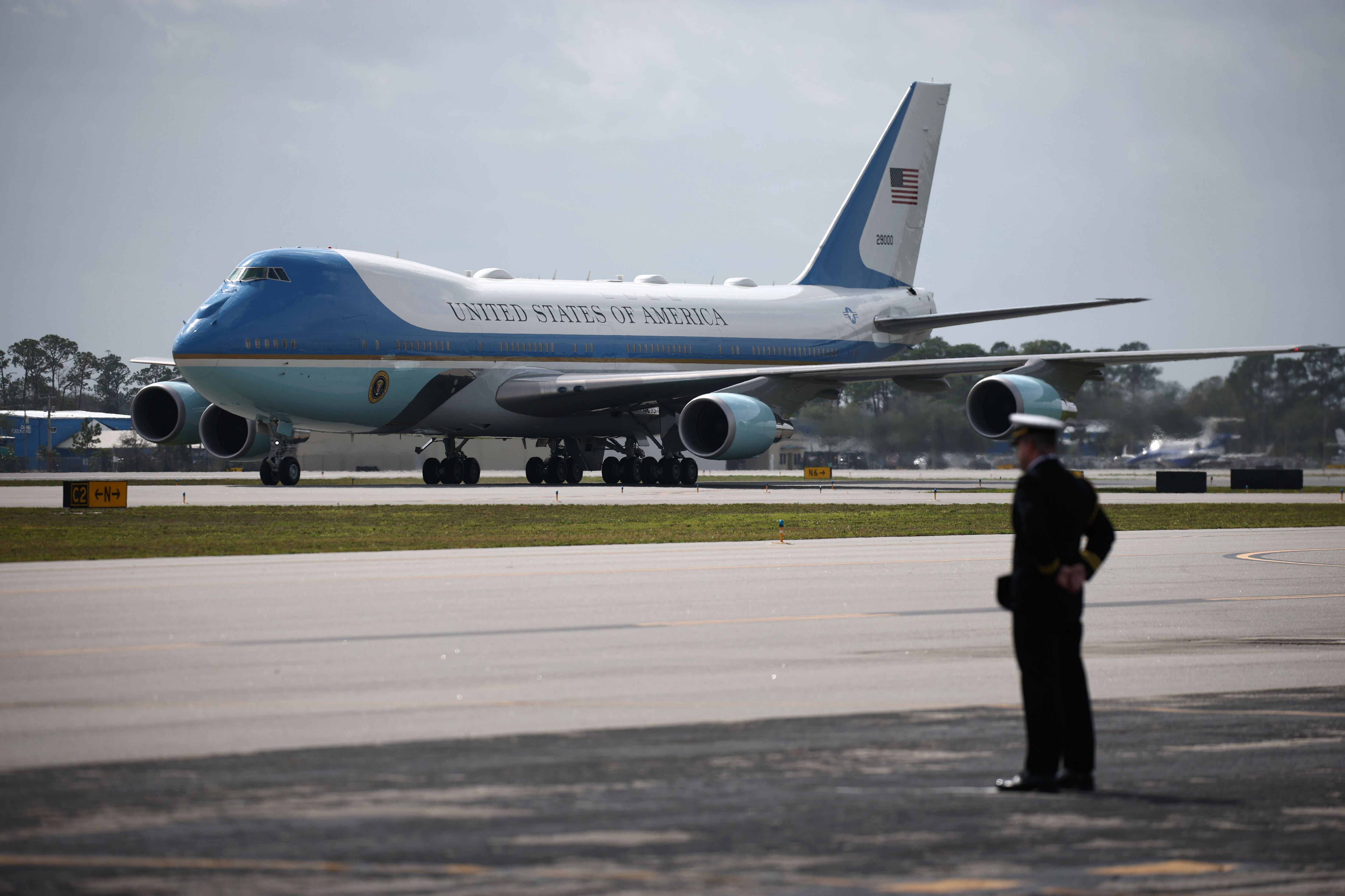 Elon Musk ayuda a Boeing para acelerar la entrega de avión Air Force One a Donald Trump