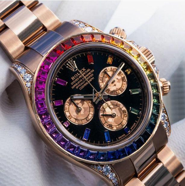 El Rolex Daytona Rainbow está incrustado con 36 zafiros de diferentes colores alrededor de la esfera. (Foto: chrono24.mx)