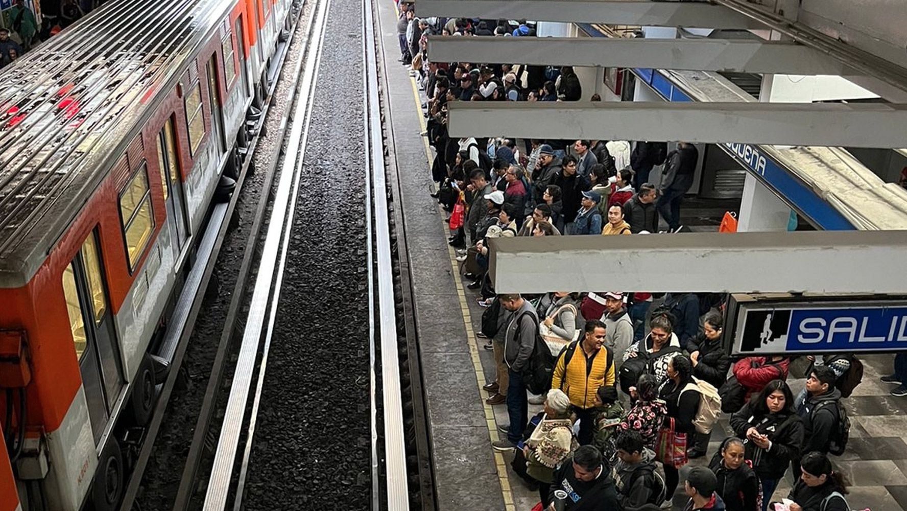 Lluvia en CDMX ‘frena’ al Metro: ¿Qué líneas avanzan lento por aguaceros?