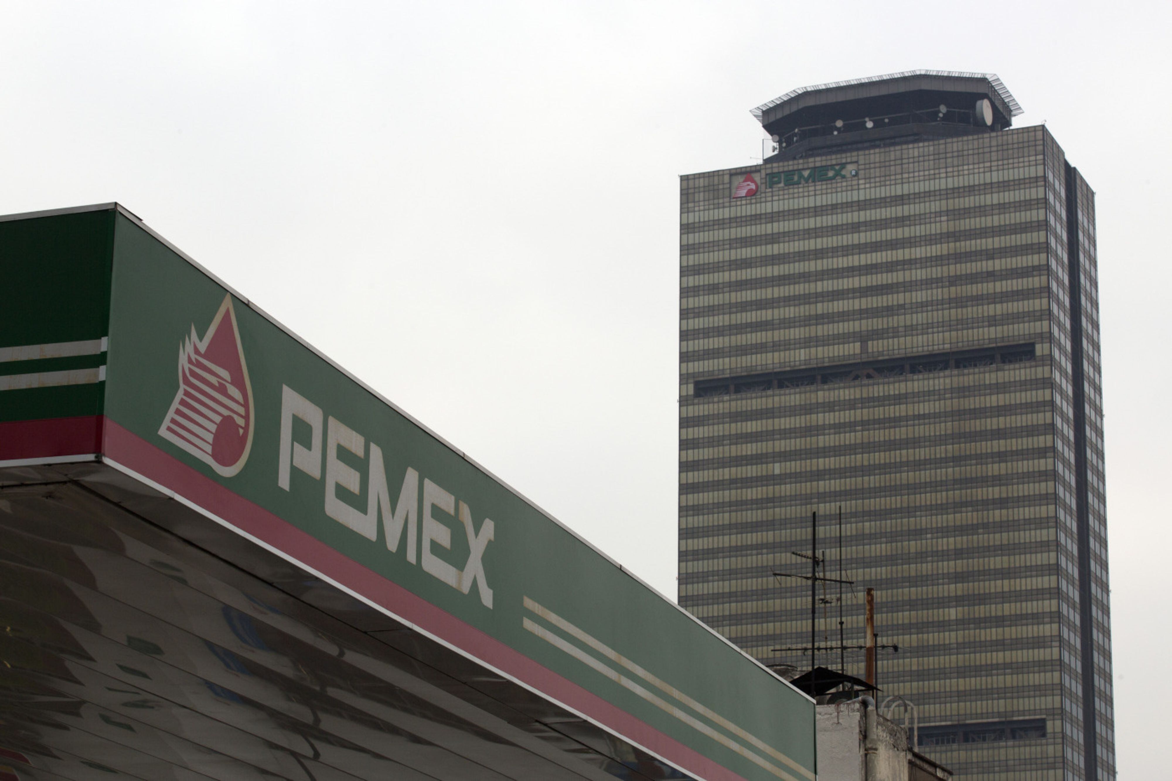 Pobre Pemex, tan cerca de la ideología y tan lejos de la comunidad