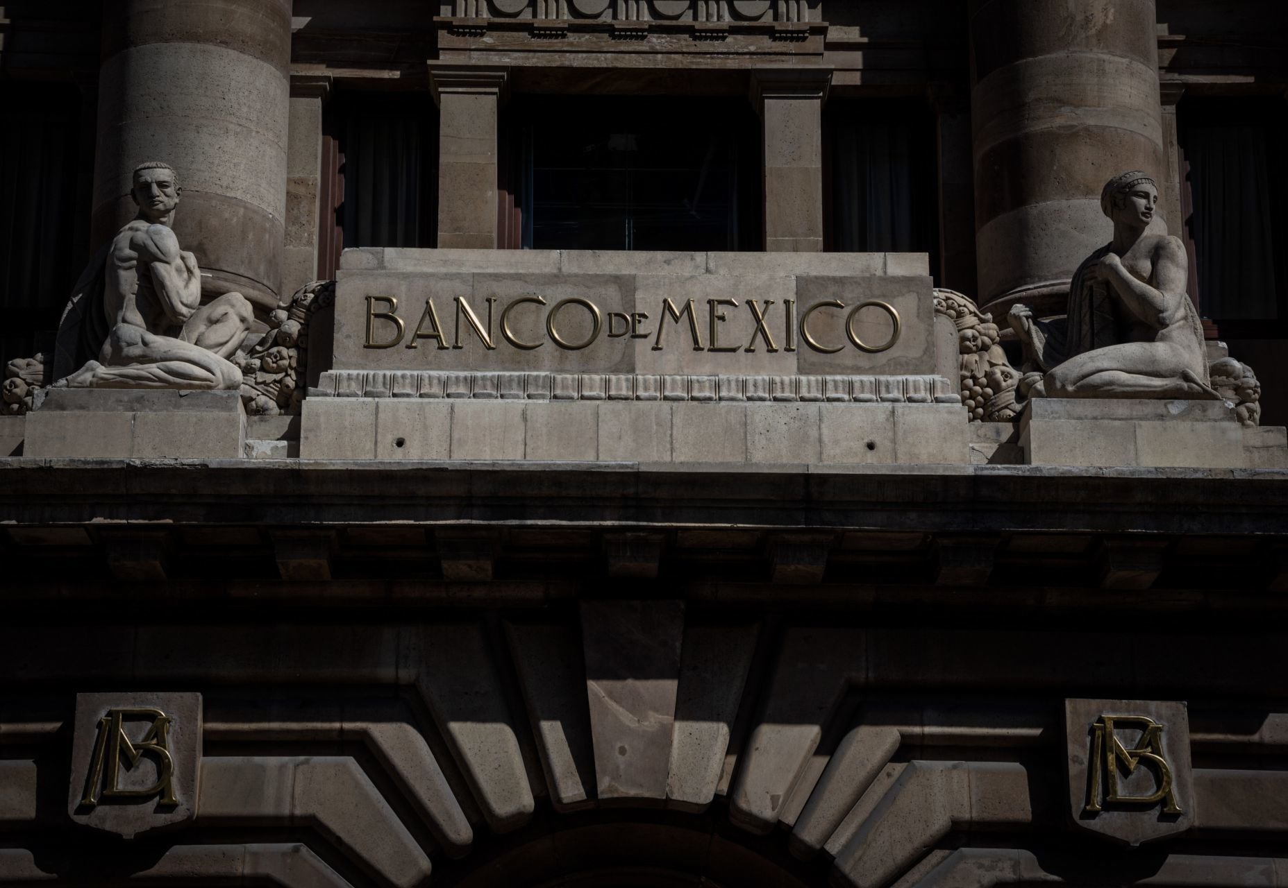 ¿Por qué Banxico está ‘bajo presión’ tras el dato de inflación de enero? 