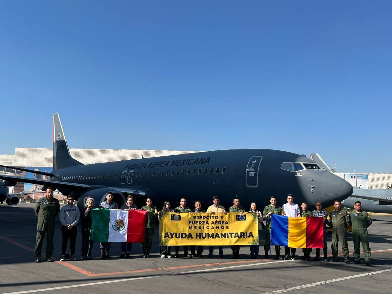 Avión con familias mexicanas que escaparon de Ucrania despega desde Rumania: Ebrard