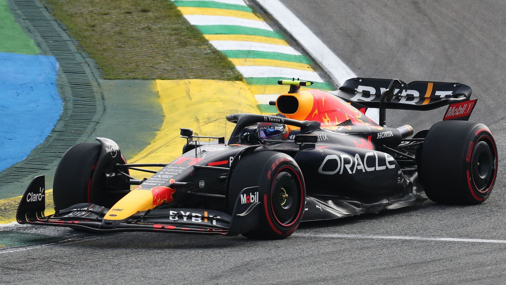 GP de Abu Dhabi: Verstappen logra la pole position; ‘Checo’ largará en segundo