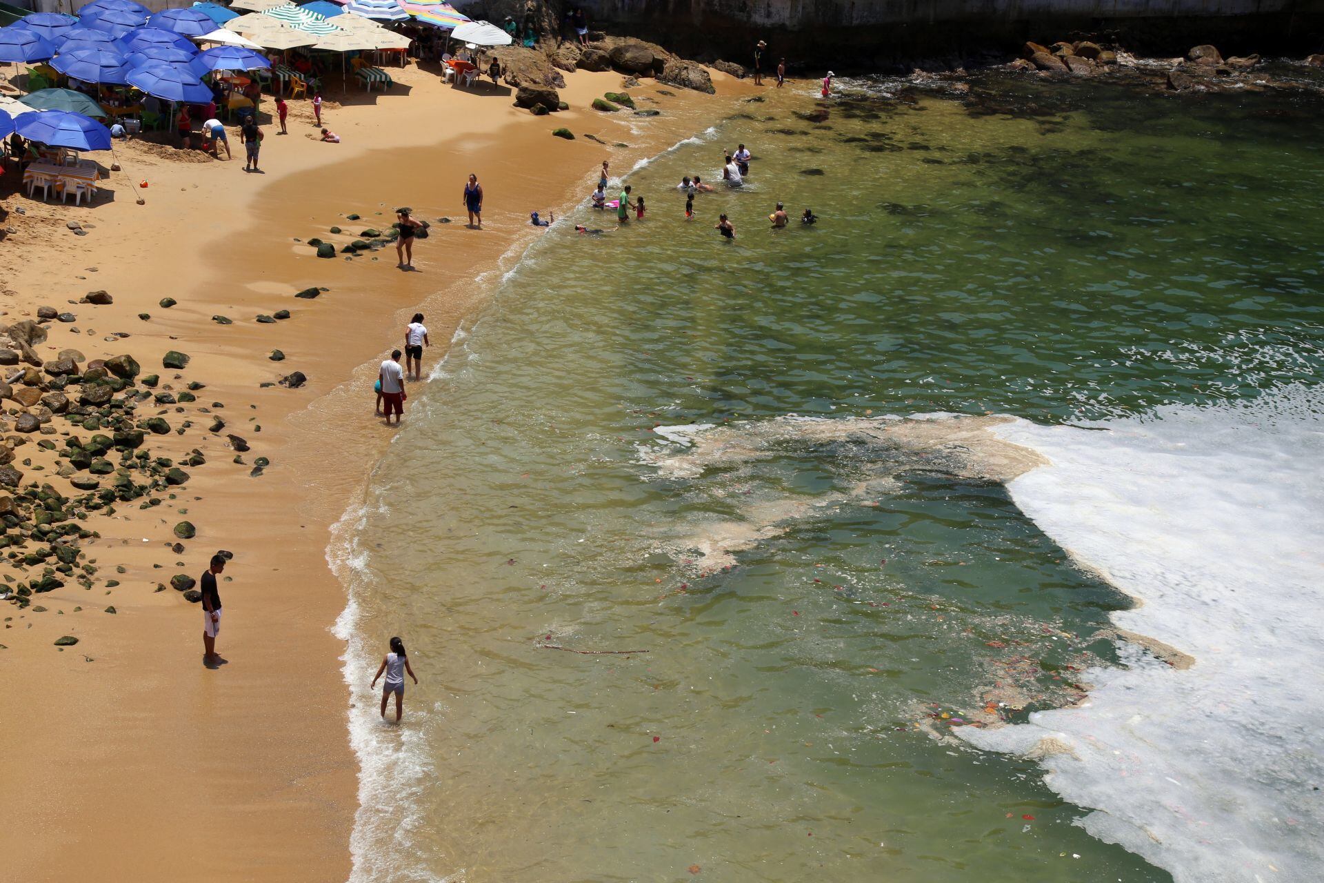 Ni para meter los pies un rato: Estas son las 6 playas sucias que debes evitar en Semana Santa