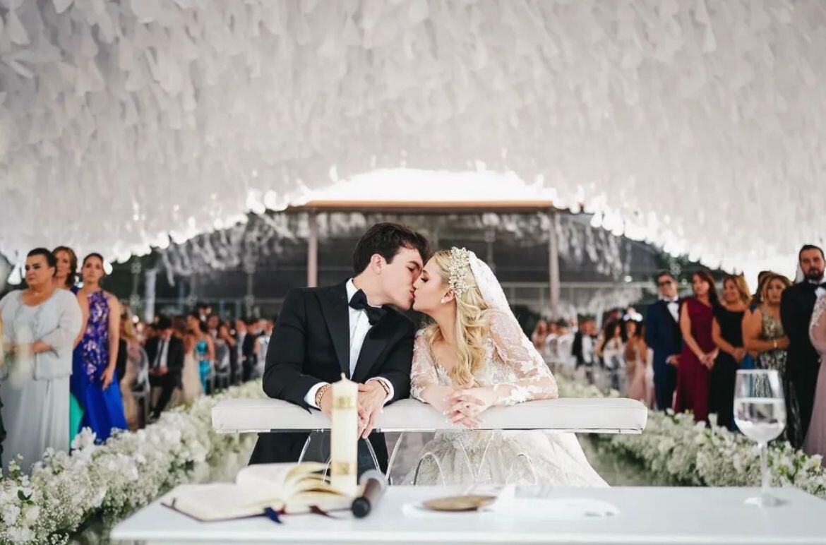 Adriana Lucero y Eduardo Sánchez se casaron con una lujosa ceremonia. (Foto: Instagram / @gus_alvarez)