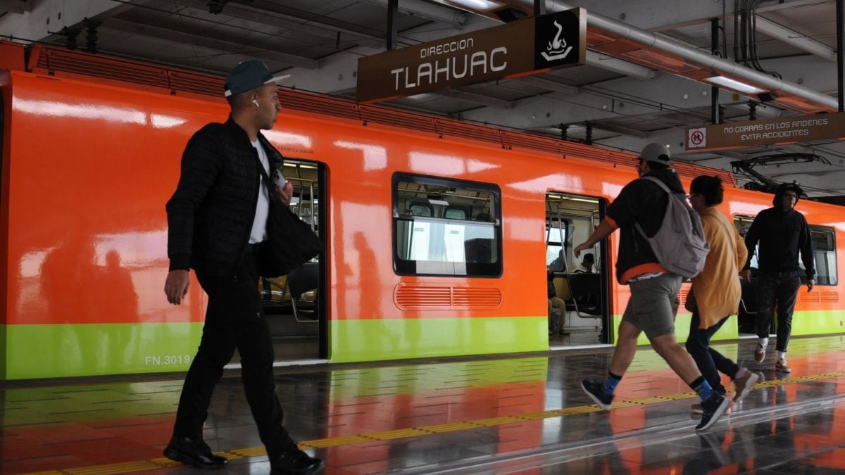 Línea 12 del Metro suspende servicio: Mujer quedó atrapada entre el andén y vagón