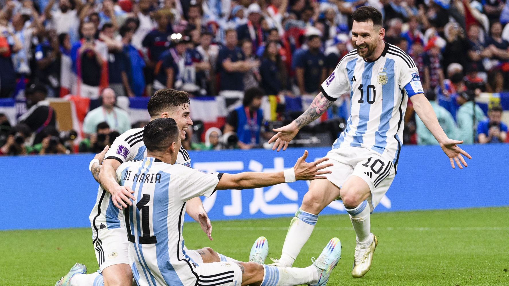 La selección de Argentina enfrenta a Perú. (Foto: Mexsport / Marcio Machado)