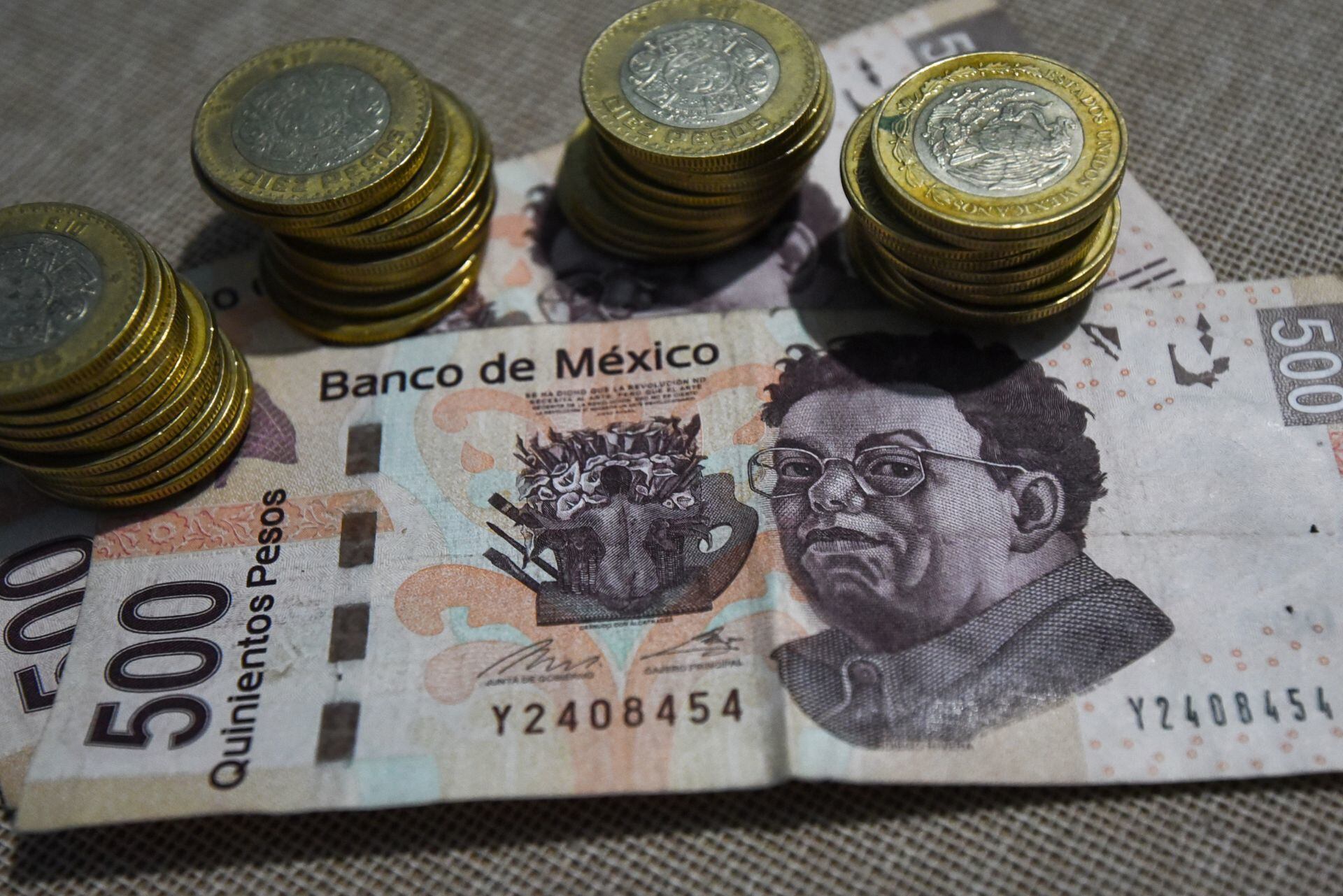 El truco para ahorrar 10 mil pesos con puras monedas de diez pesos 
