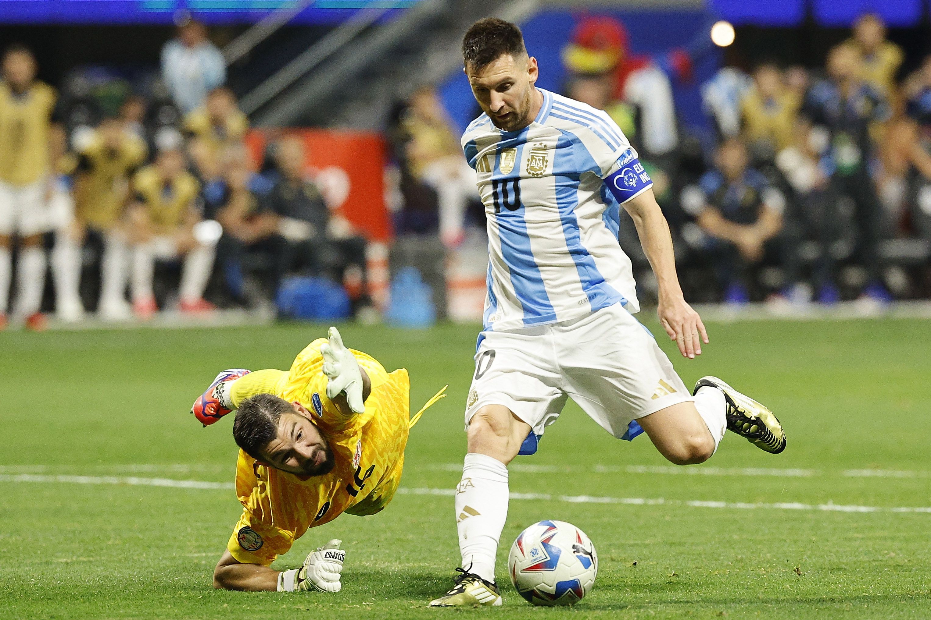 Selección argentina y Lionel Messi juegan su último partido de la fase de grupos de la Copa América. (Foto: EFE)