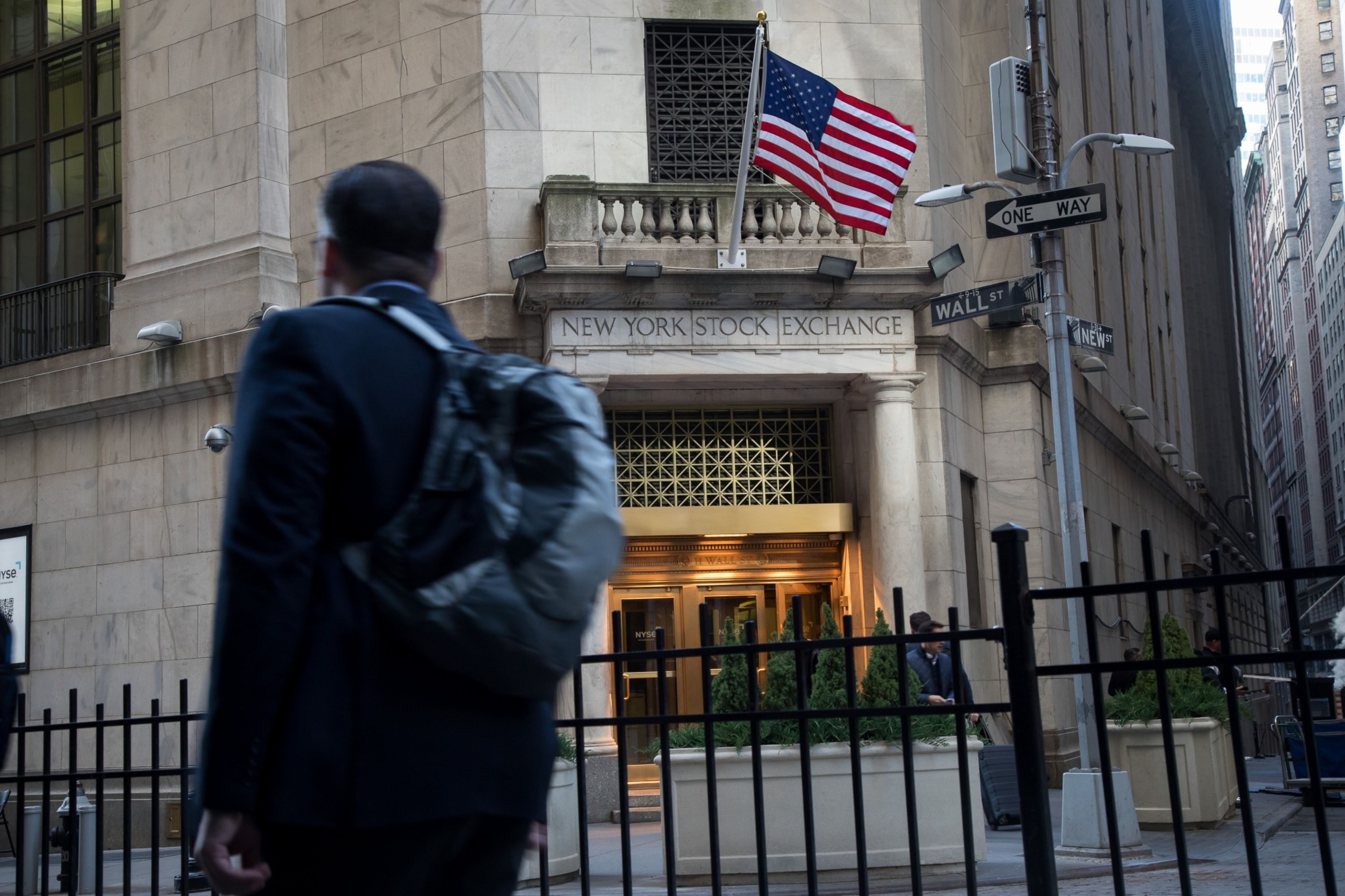 Wall Street inicia con ‘cautela’ de cara al anuncio de política monetaria de la Fed