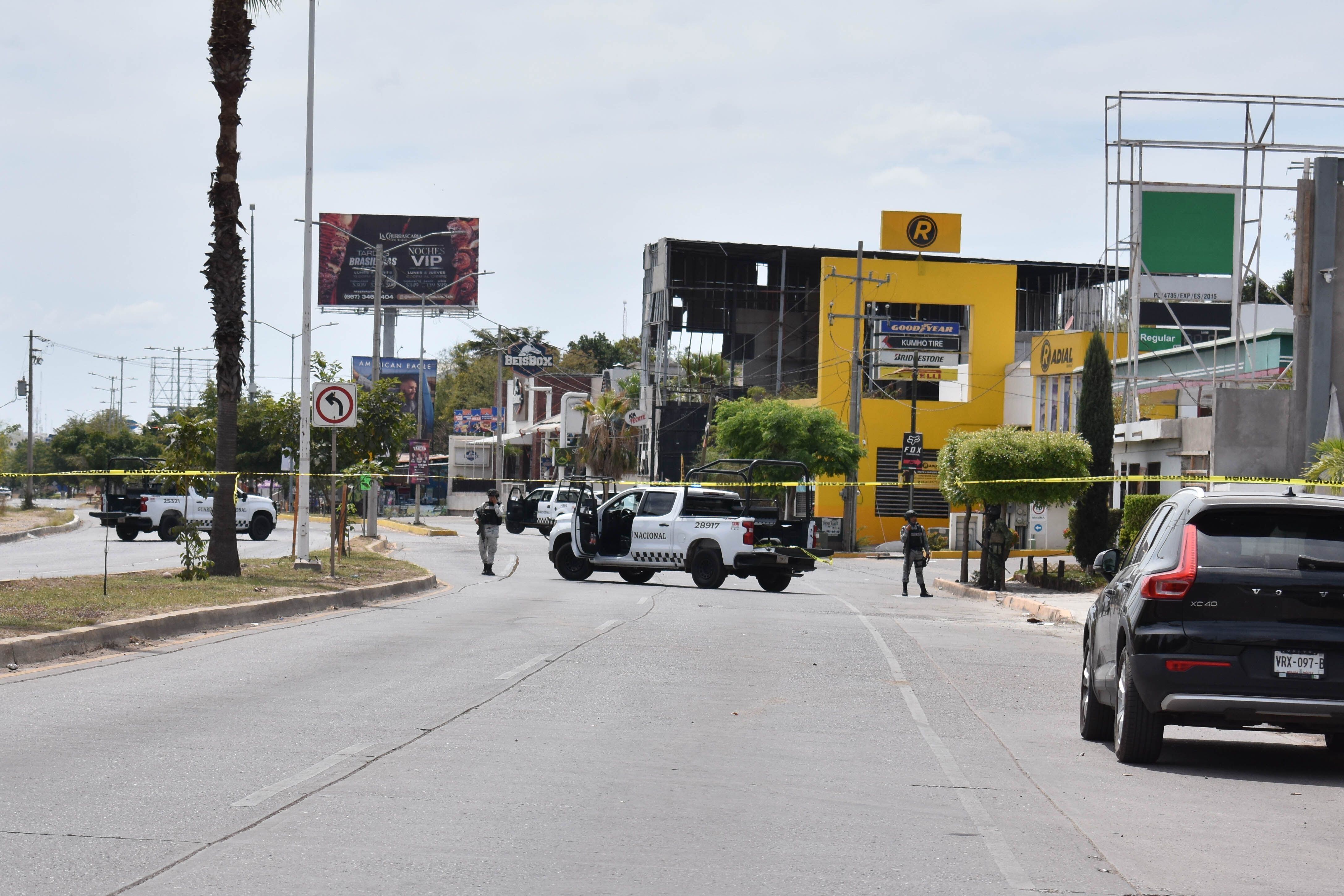 Liberan criminales a otros 16 de los 66 levantados en Culiacán
