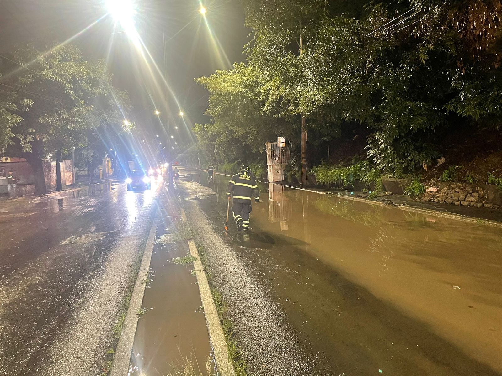 Se desbordó el Río de Los Remedios en Las Armas, Azcapotzalco.