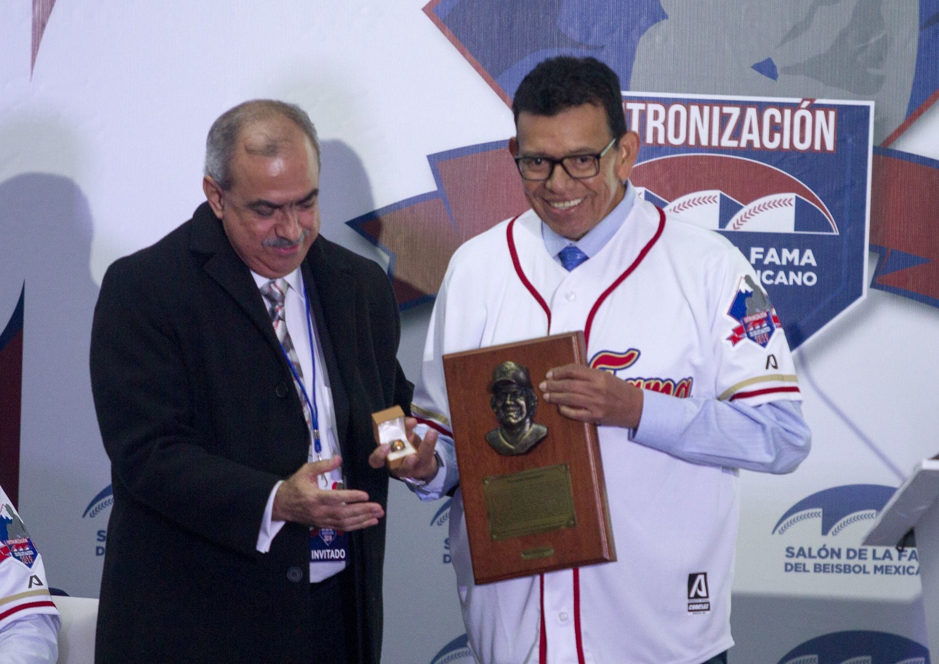 Fernando Valenzuela jugó para varios equipos de la Liga Mexicana y la MLB.