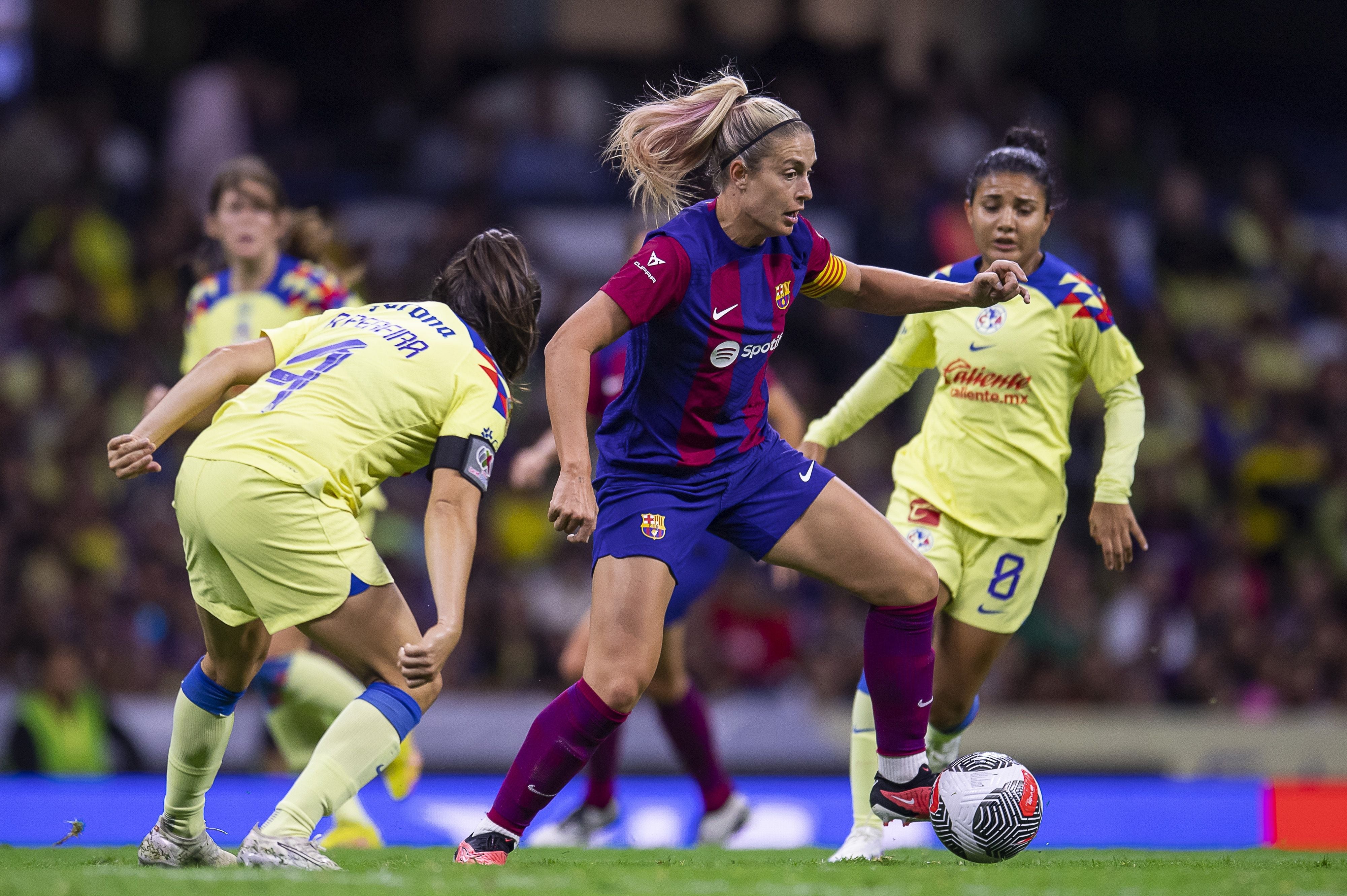 Barcelona Femenil en partido amistoso contra las del América Femenil.