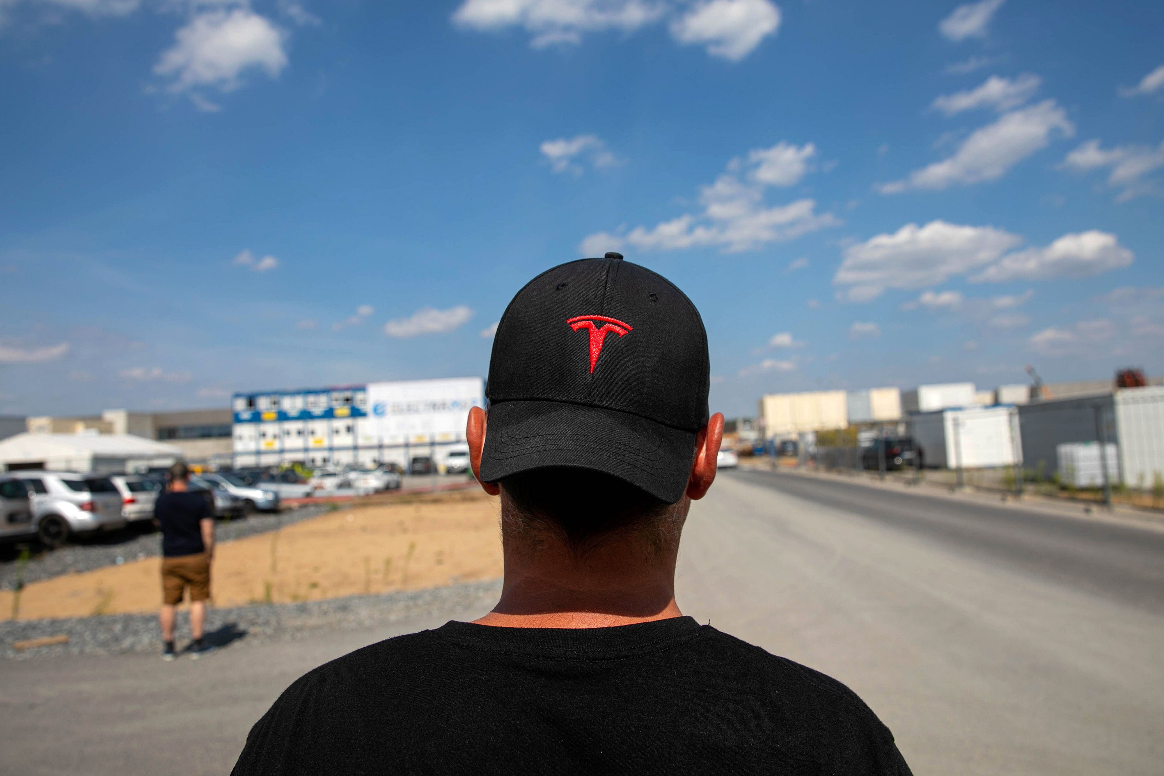 Tesla reveló parte de sus planes como optar por un nuevo modelo de fabricación.
